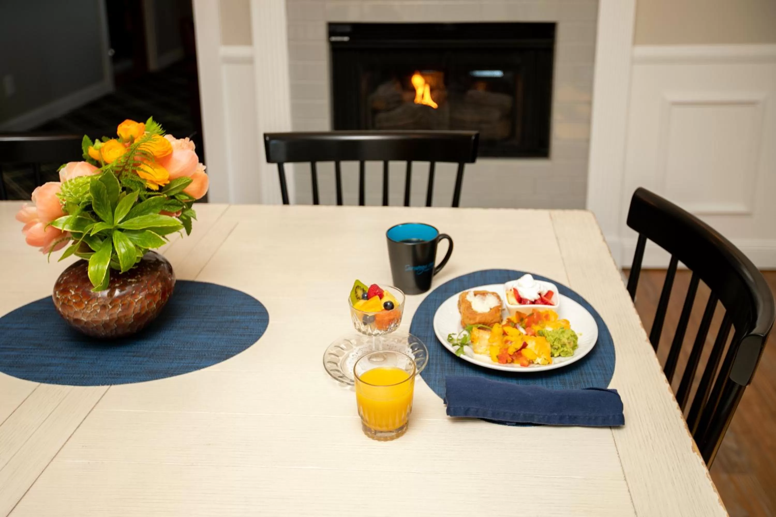 Food and drinks in Saratoga Inn