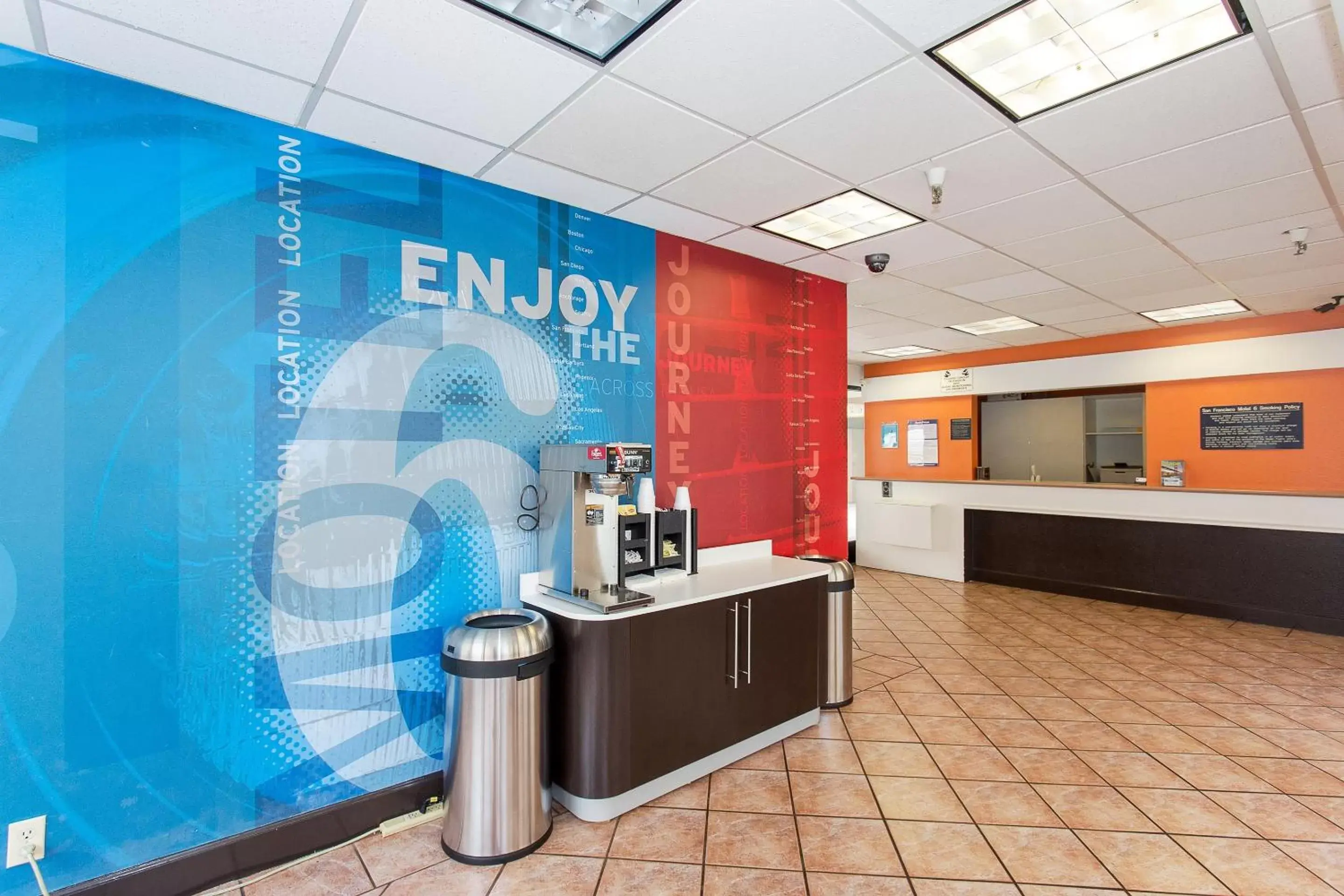 Lobby or reception in Motel 6 San Francisco Downtown