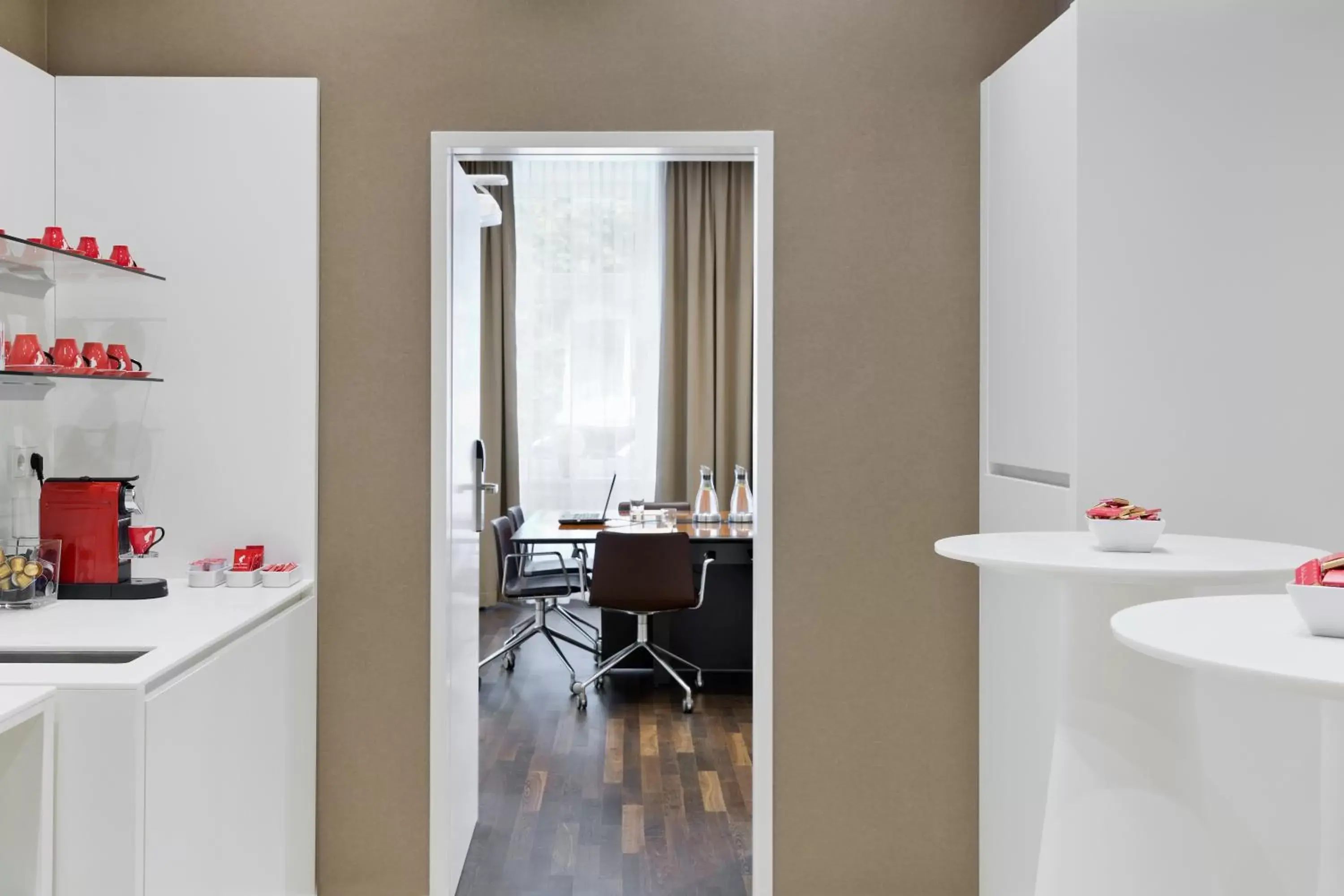 Meeting/conference room, Bathroom in The Harmonie Vienna, BW Premier Collection