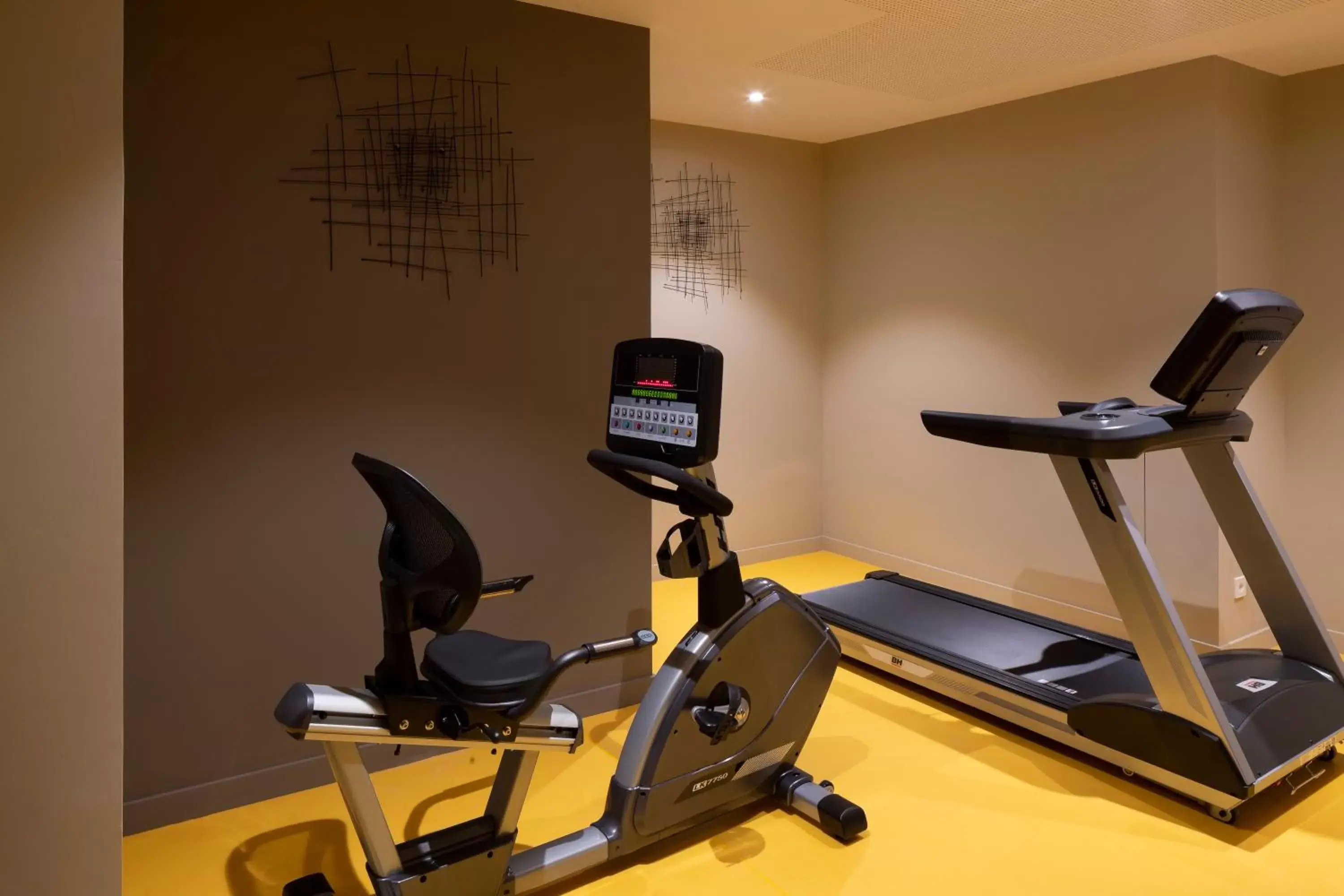 Fitness centre/facilities, Fitness Center/Facilities in Apparthotel 37 Lodge - Courbevoie La Défense