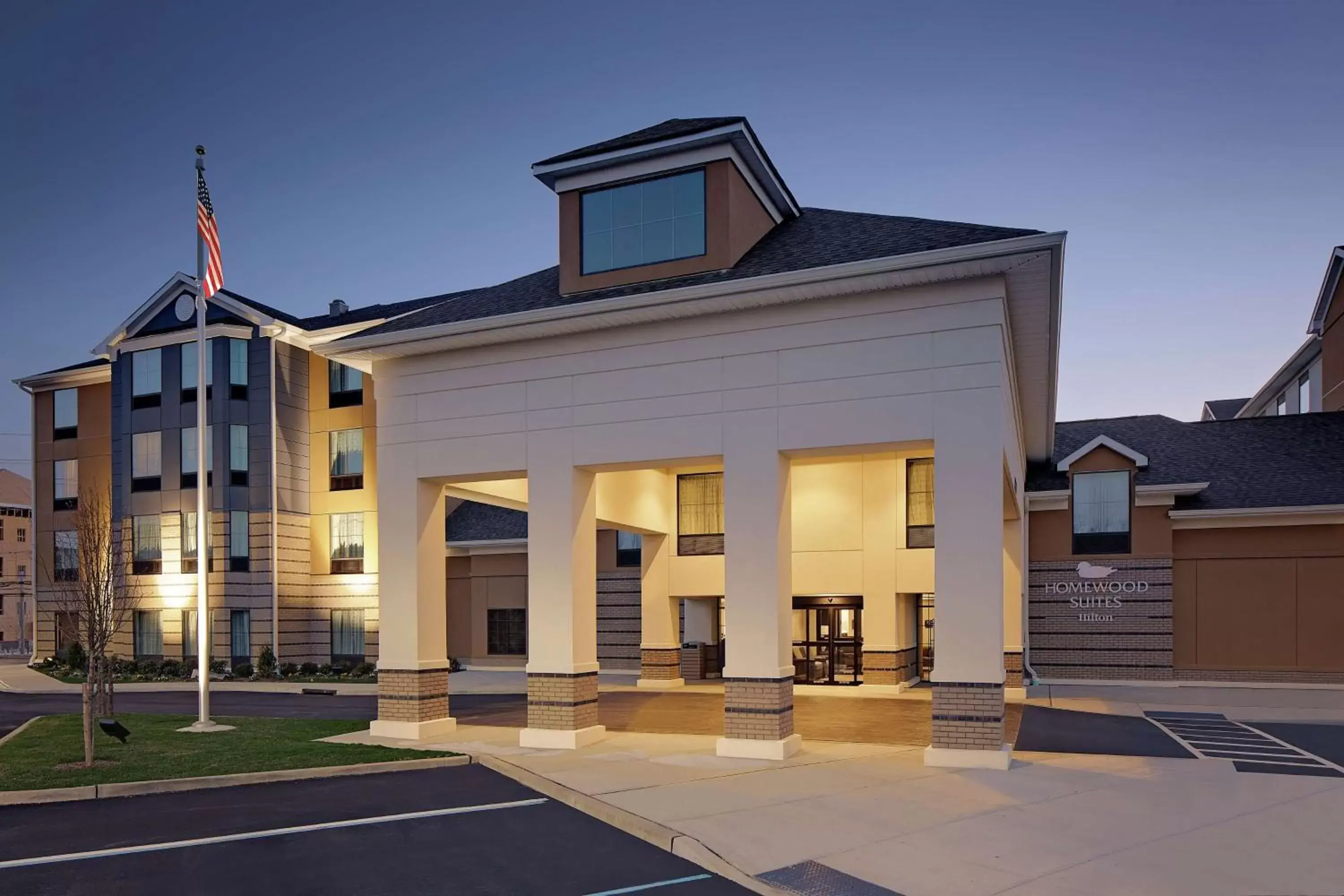 Property building in Homewood Suites By Hilton Ronkonkoma Property building in Homewood Suites By Hilton Ronkonkoma
