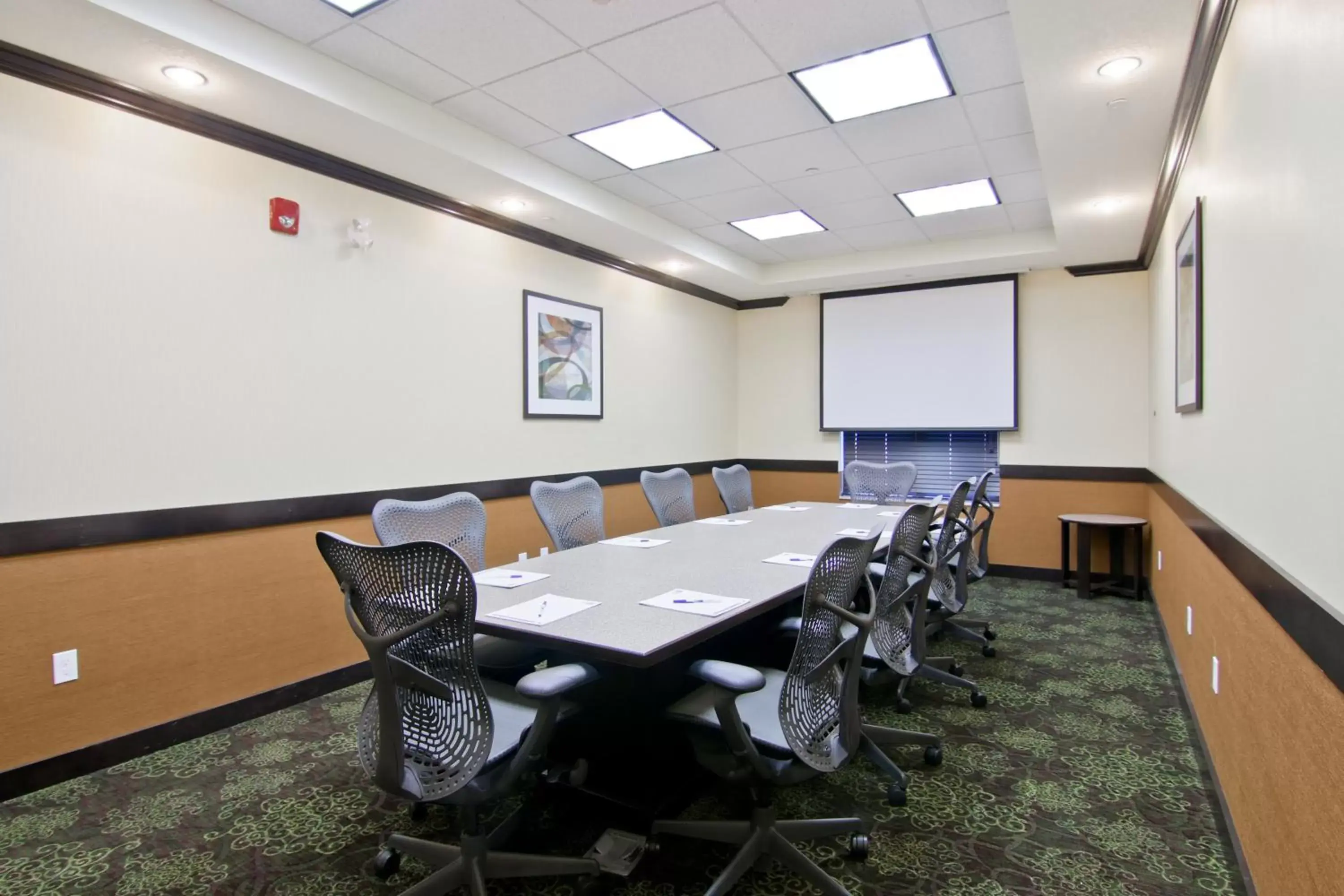 Meeting/conference room in Holiday Inn Express Fort Saskatchewan, an IHG Hotel