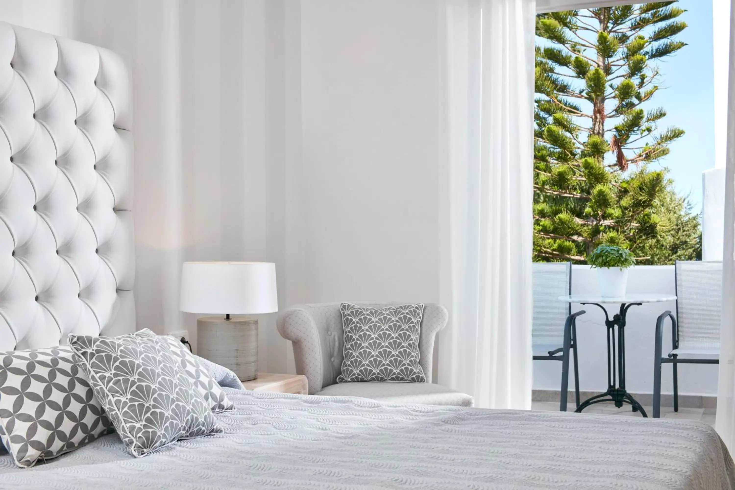 Day, Bed in Santorini Palace Day, Bed in Santorini Palace