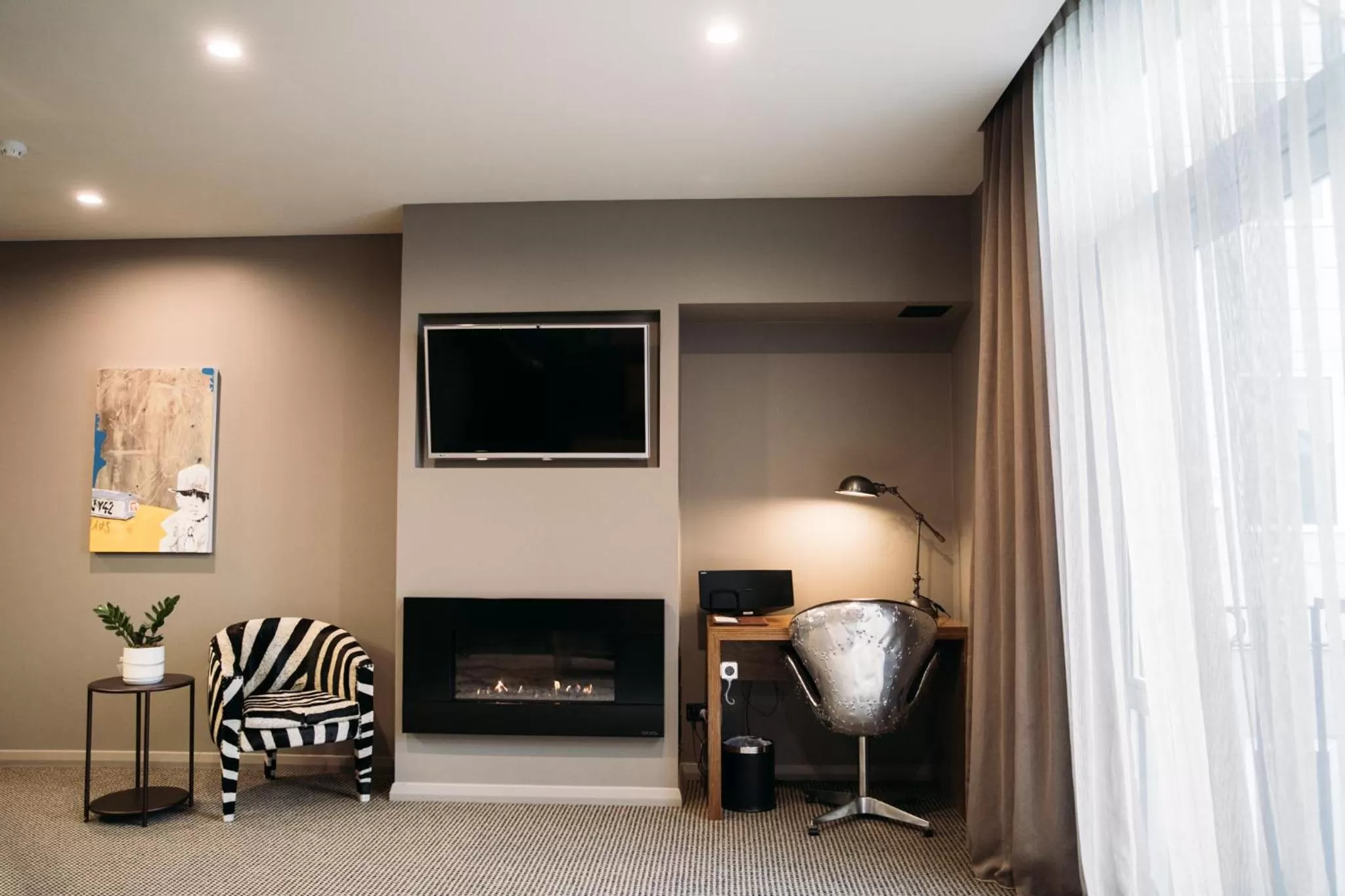 TV and multimedia in King and Queen Hotel Suites