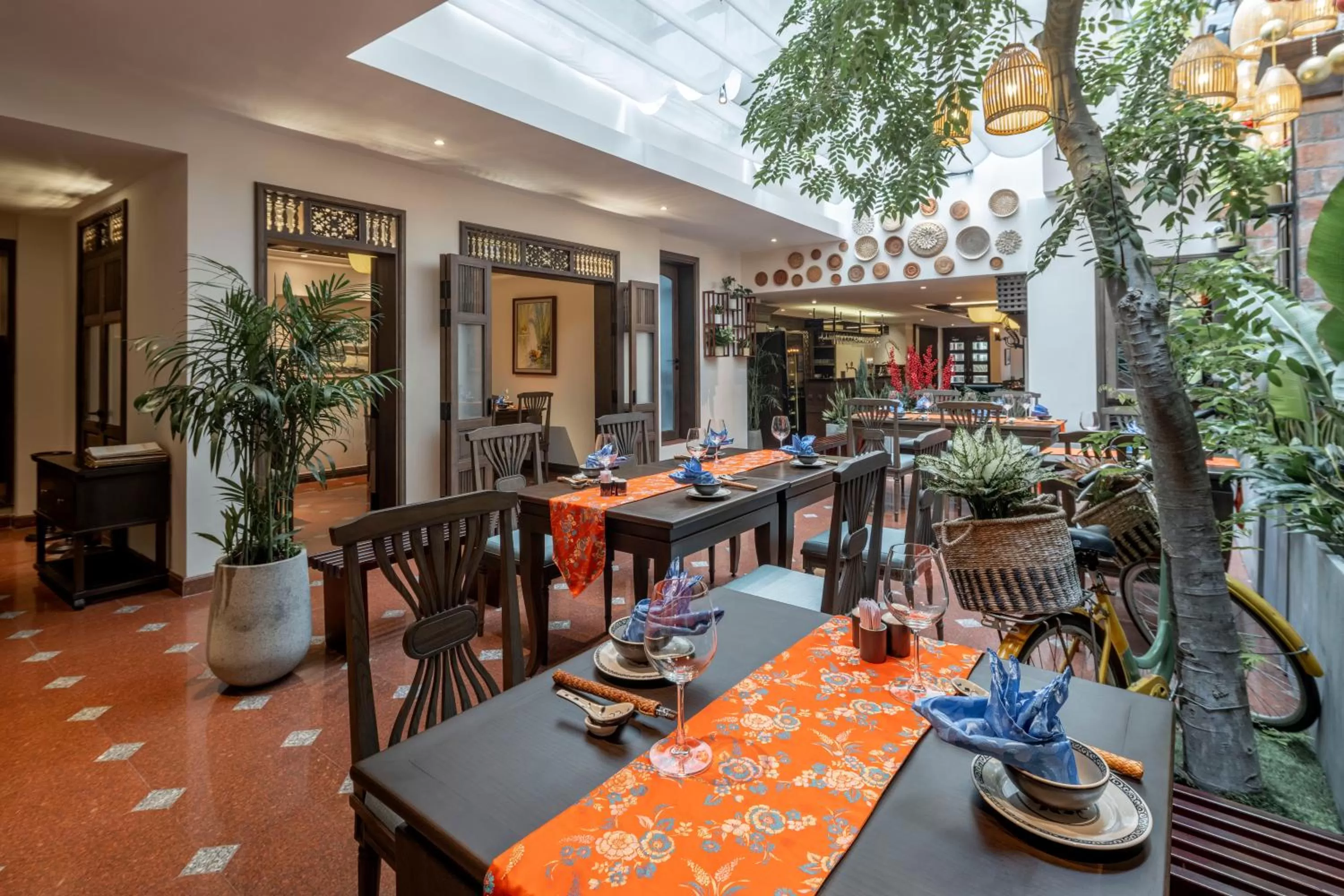 Restaurant/places to eat in De Syloia Hotel