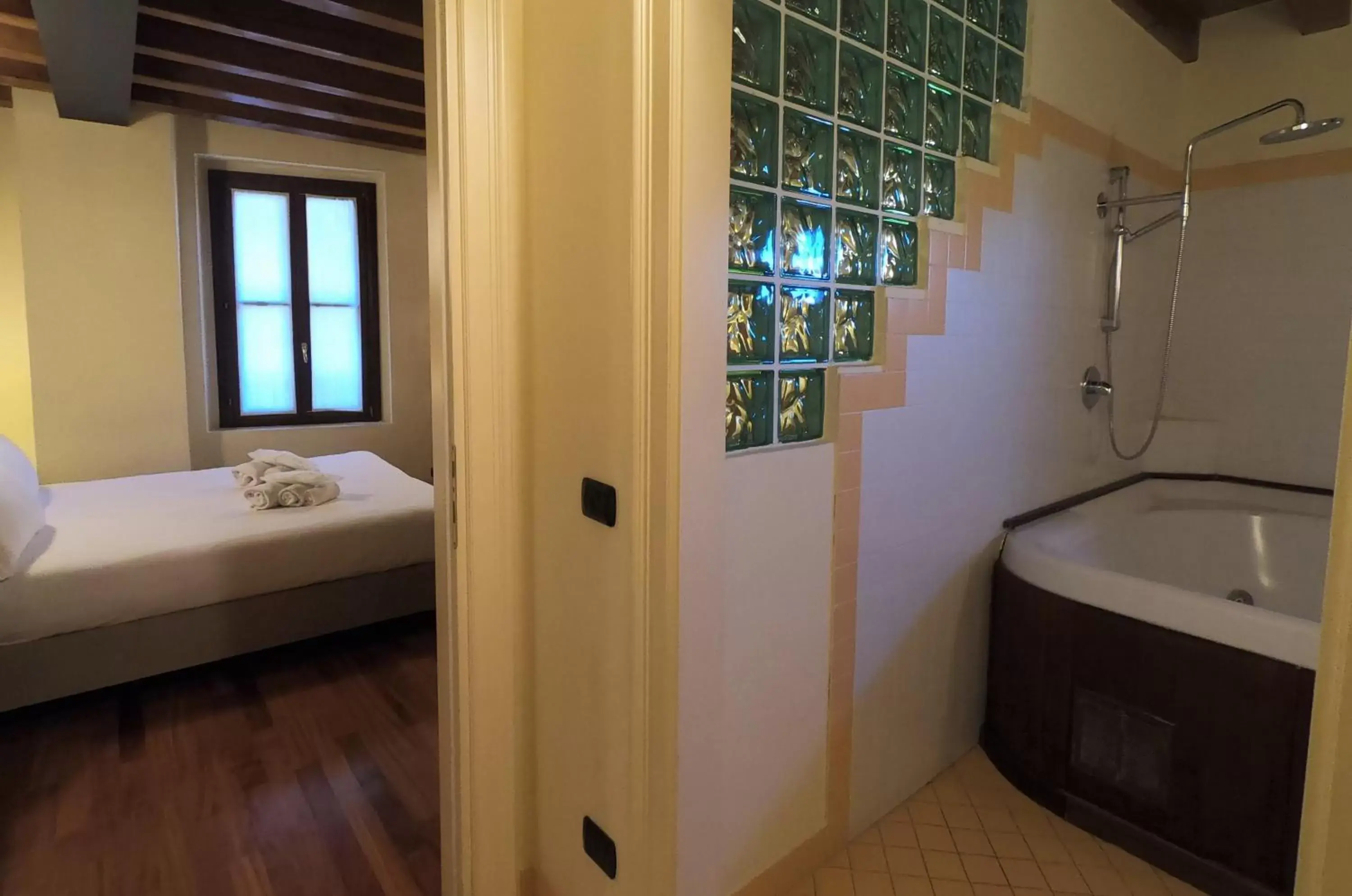 Photo of the whole room, Bathroom in Parco Termale di Villa Dei Cedri