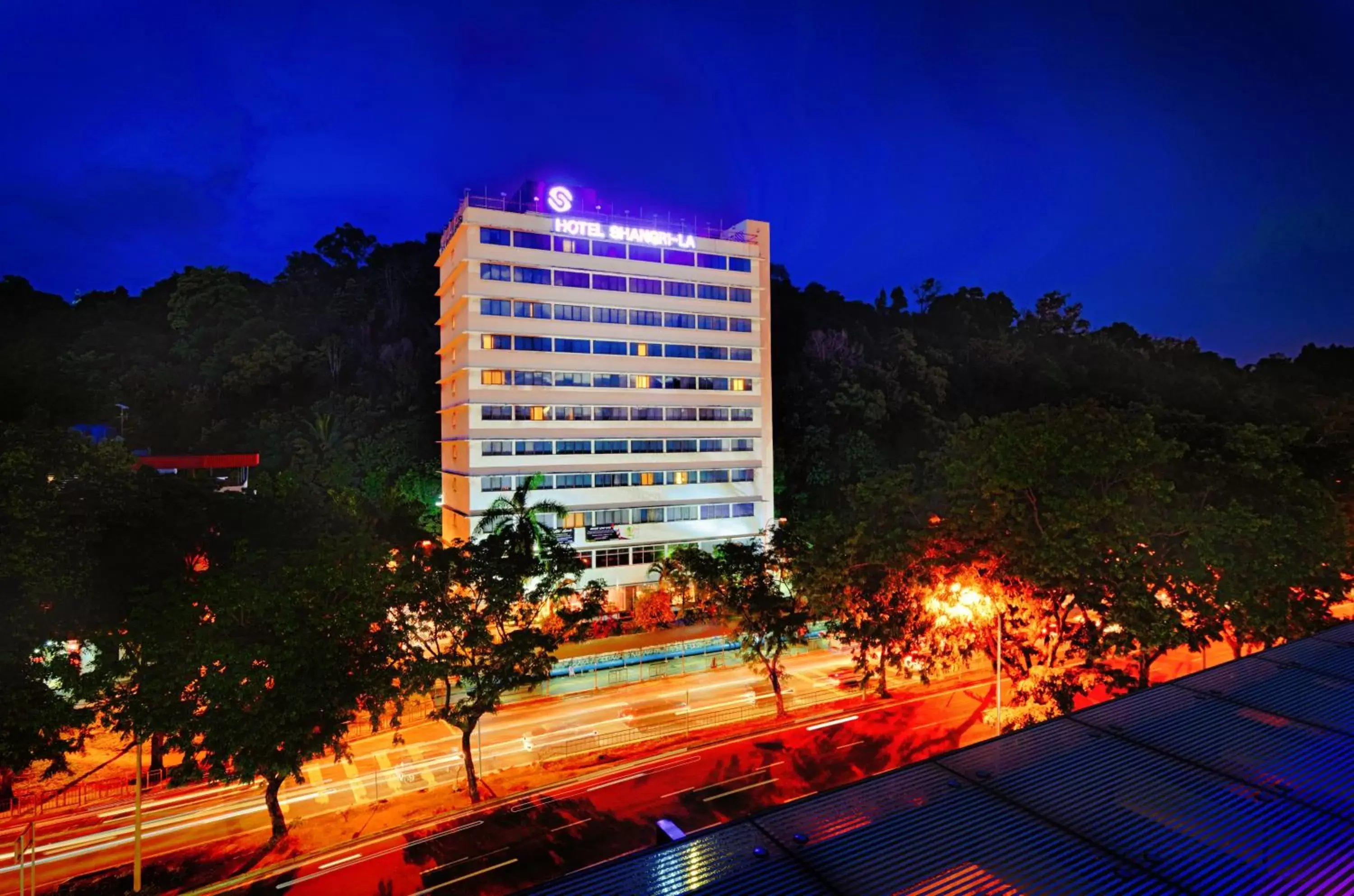Property Building in Hotel Shangri-la Kota Kinabalu