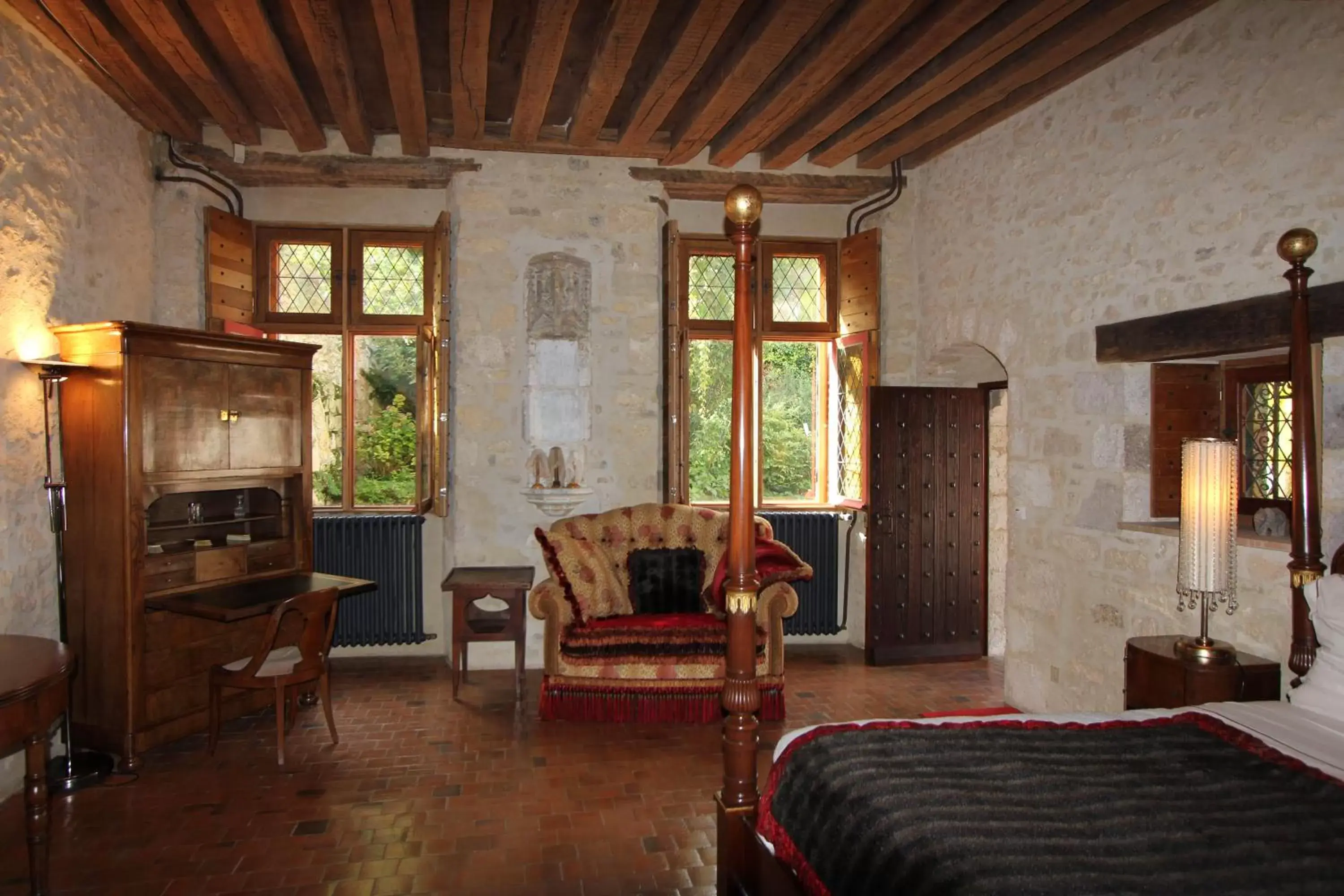 Photo of the whole room, Seating Area in Demeure des Vieux Bains