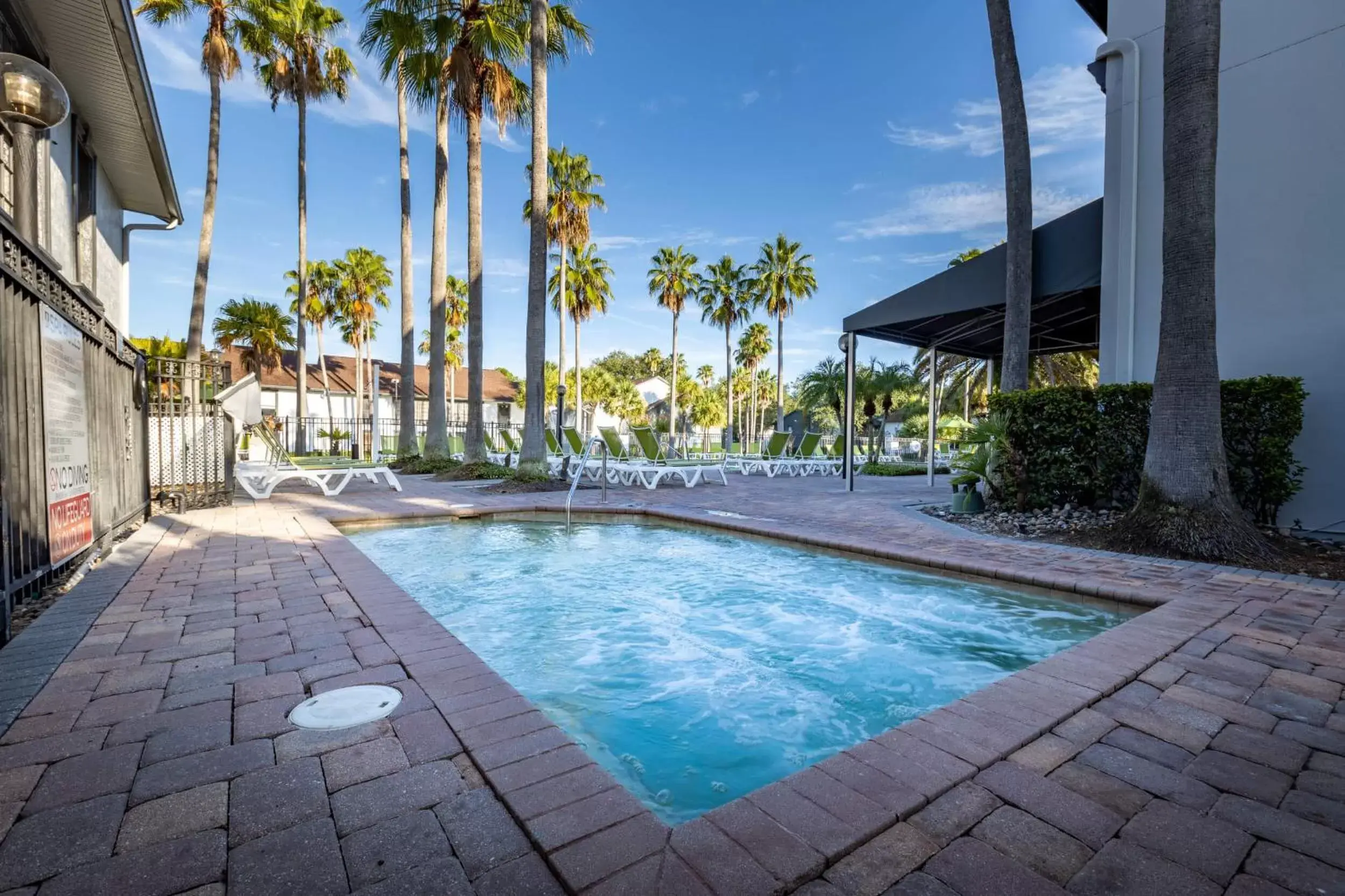 Hot Tub, Swimming Pool in Legacy Vacation Resorts Kissimmee & Orlando - Near Disney