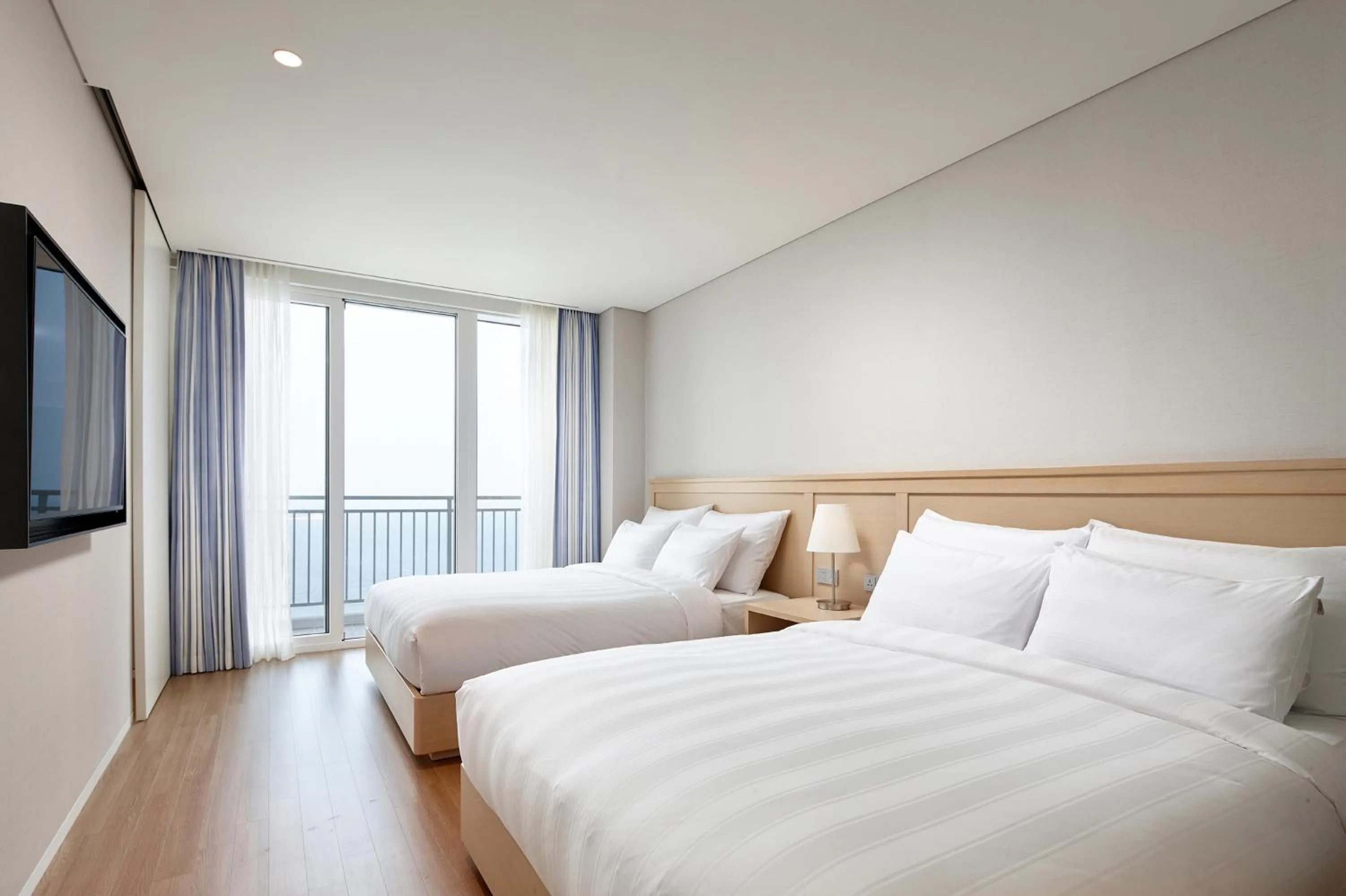 Bed in Lotte Resort Sokcho