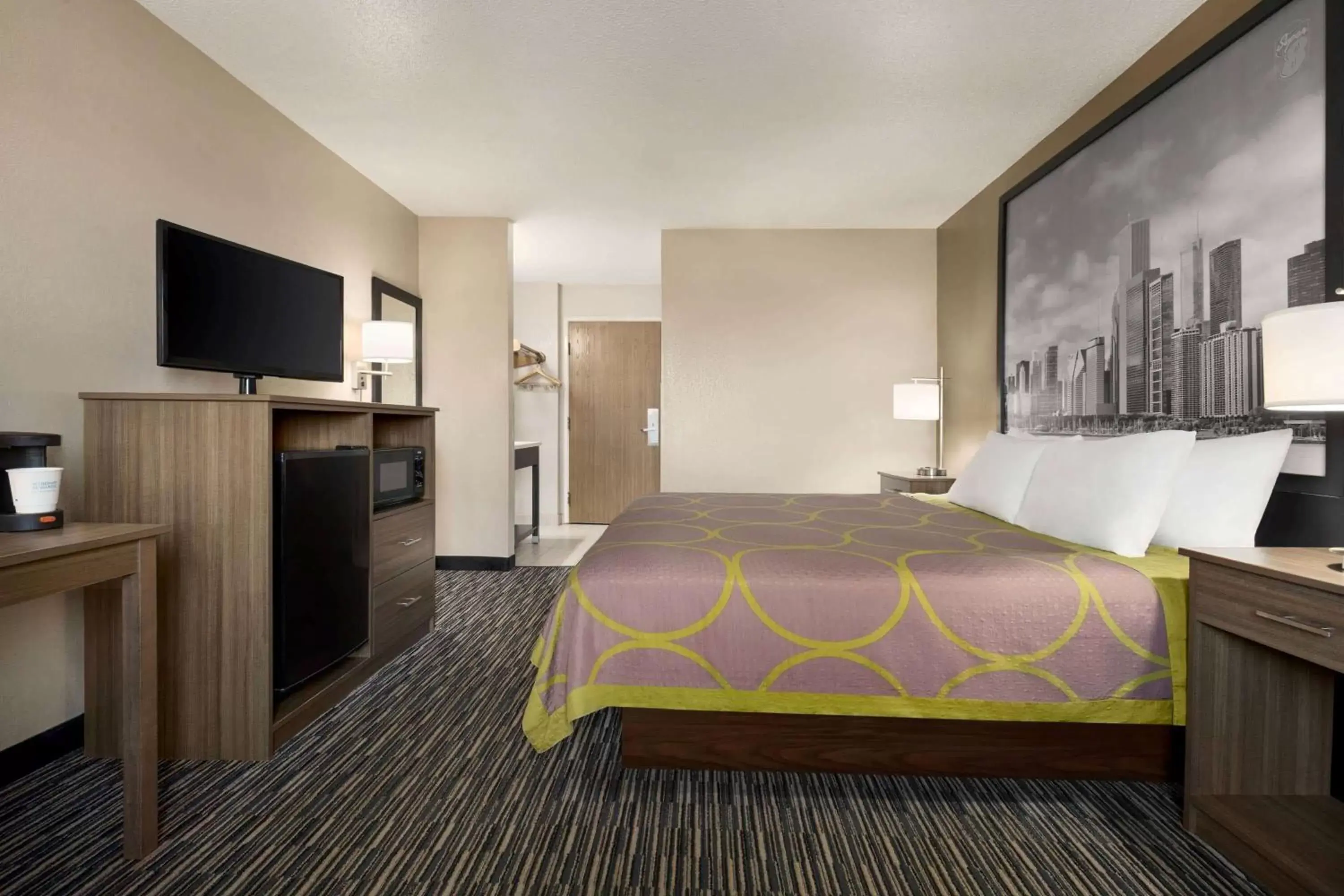 Photo of the whole room, Bed in Super 8 by Wyndham Joliet I-55 N/Chicago