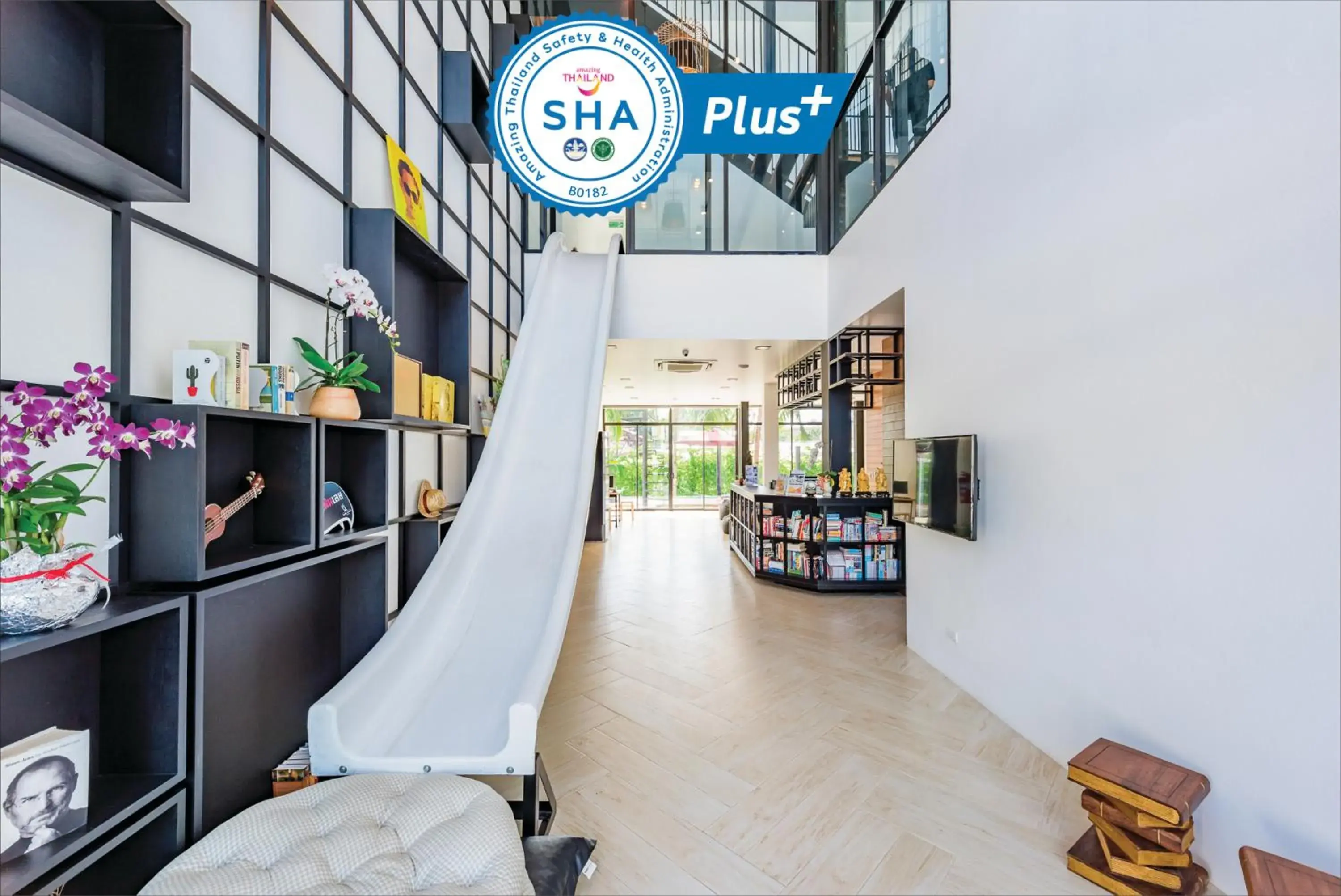 Property building in Book a Bed Poshtel - SHA Plus Property building in Book a Bed Poshtel - SHA Plus