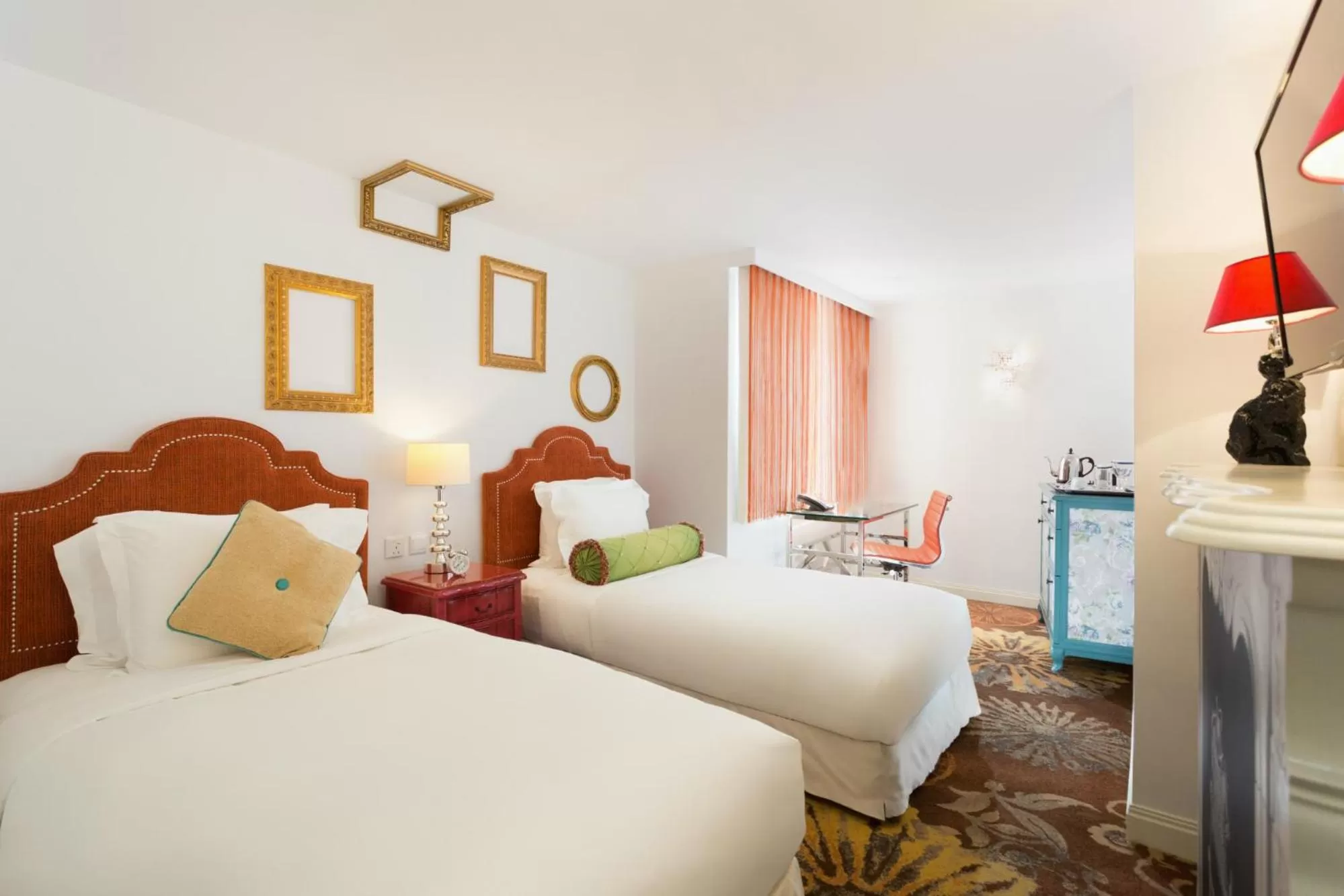 Bed in The Luxe Manor