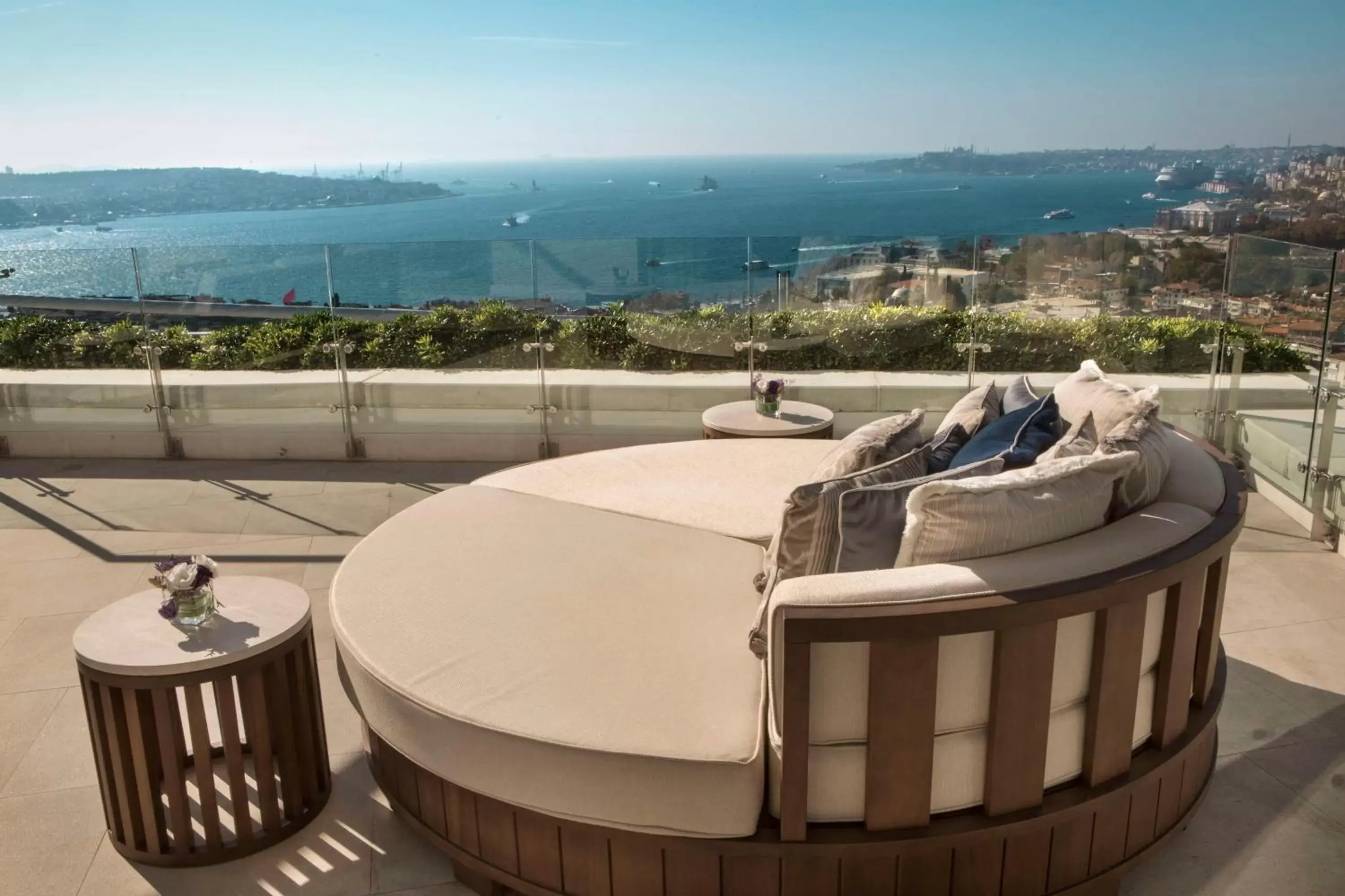 View (from property/room), Balcony/Terrace in Conrad Istanbul Bosphorus