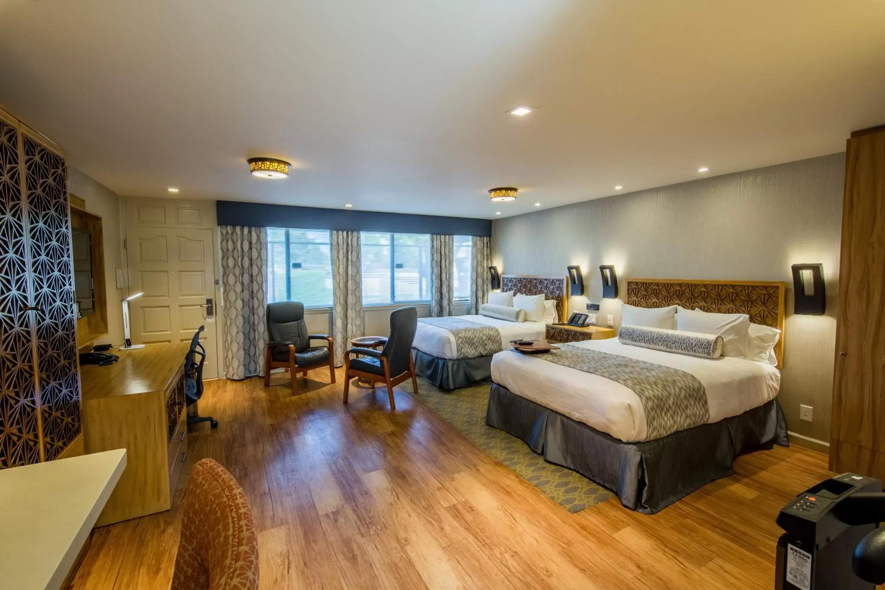 Queen Room with Two Queen Beds in Hotel Strata