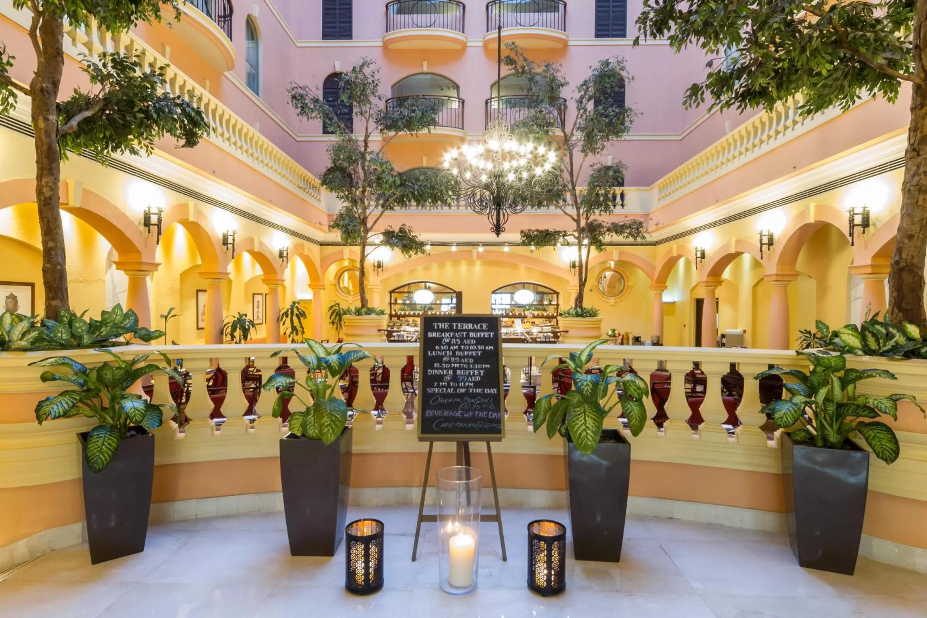 Restaurant/places to eat in Grand Excelsior Hotel Deira