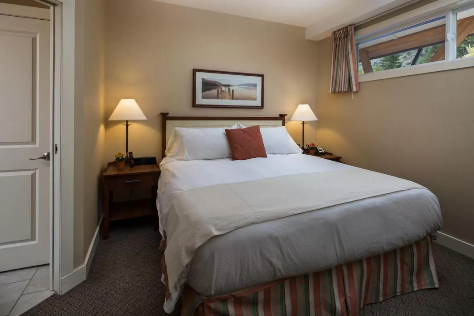 Bedroom, Bed in Summerland Waterfront Resort & Spa