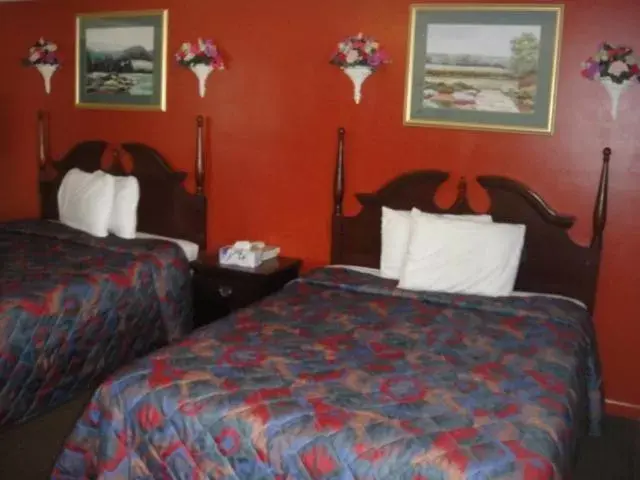 Bed in Standish Motel