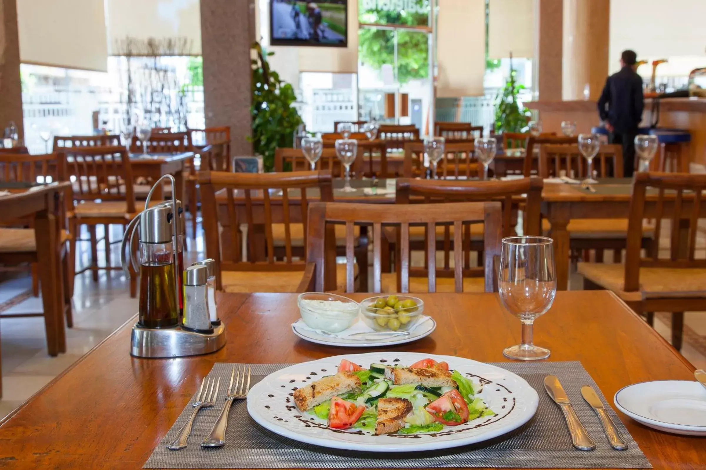 Food, Restaurant/Places to Eat in Aparthotel Duquesa Playa