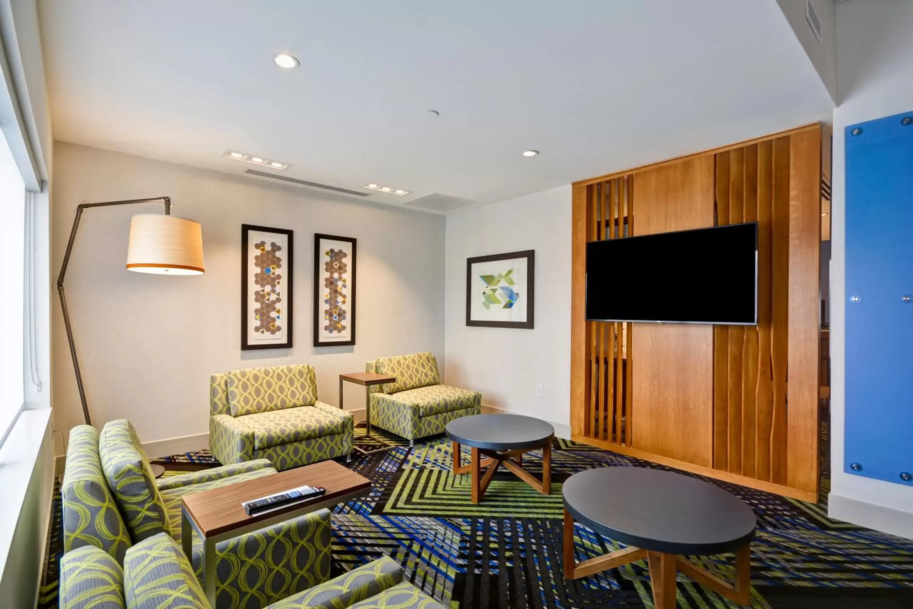 Property building, Seating Area in Holiday Inn Express - Evansville, an IHG Hotel