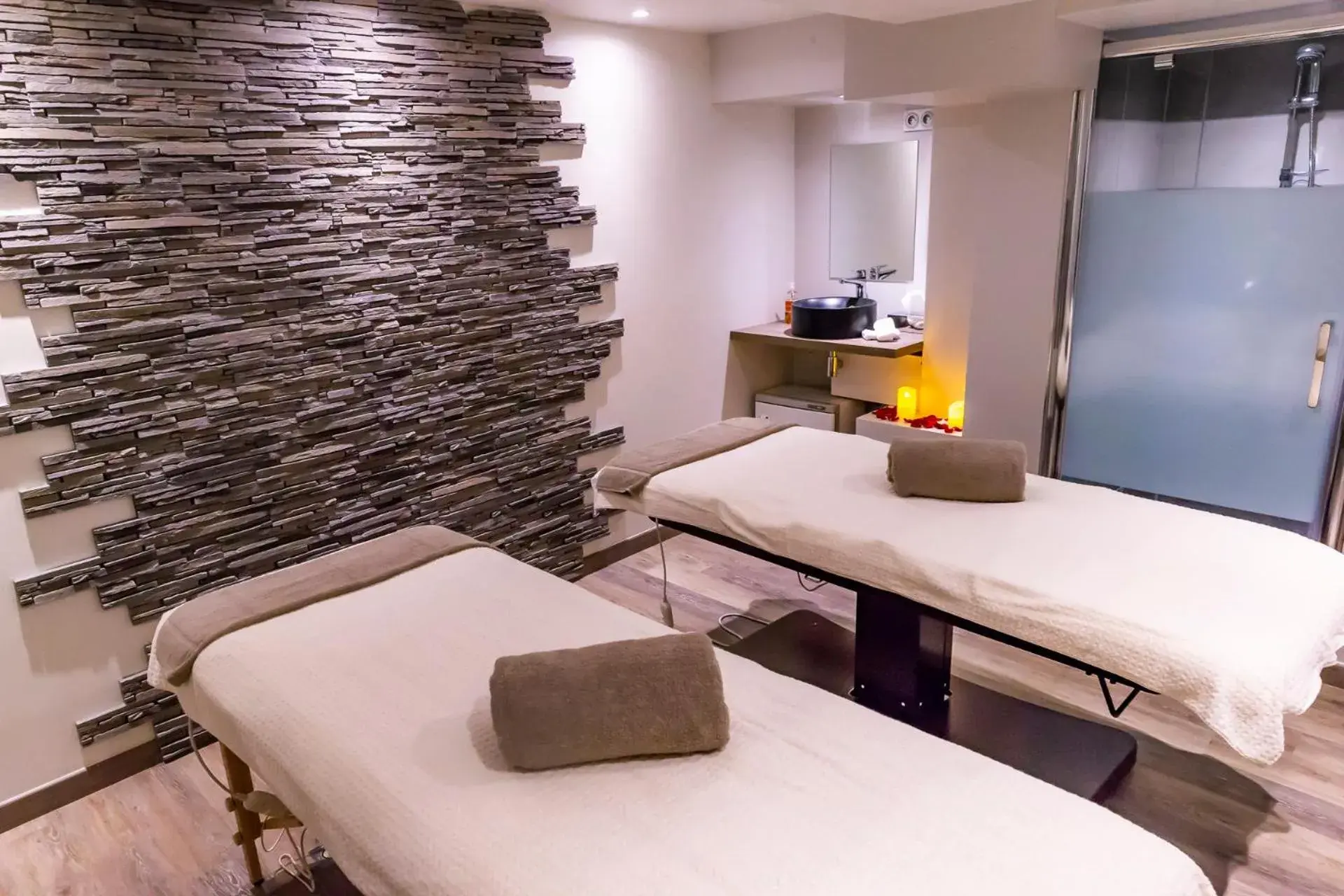 Massage, Spa/Wellness in Almoria Hôtel & SPA
