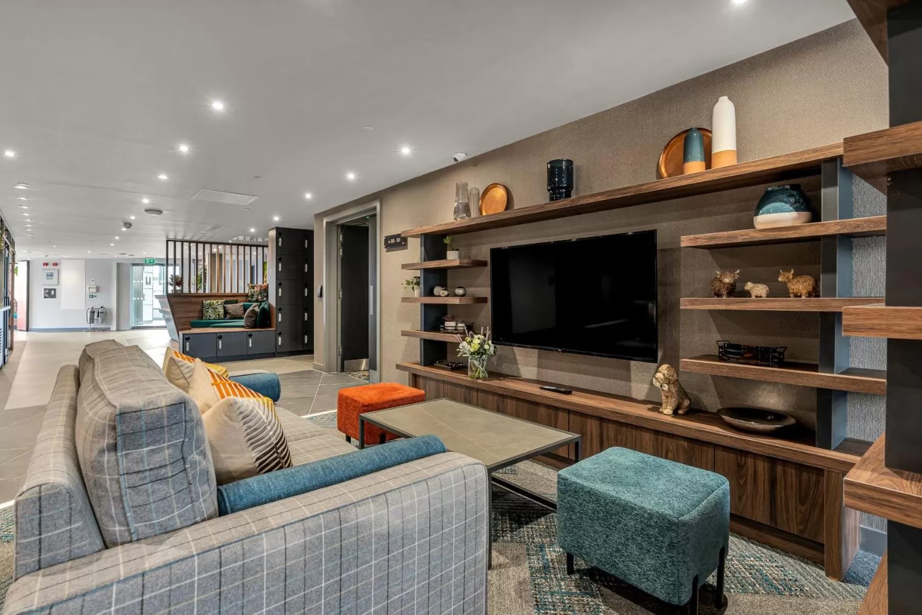 Communal lounge/ TV room in Roomzzz Edinburgh