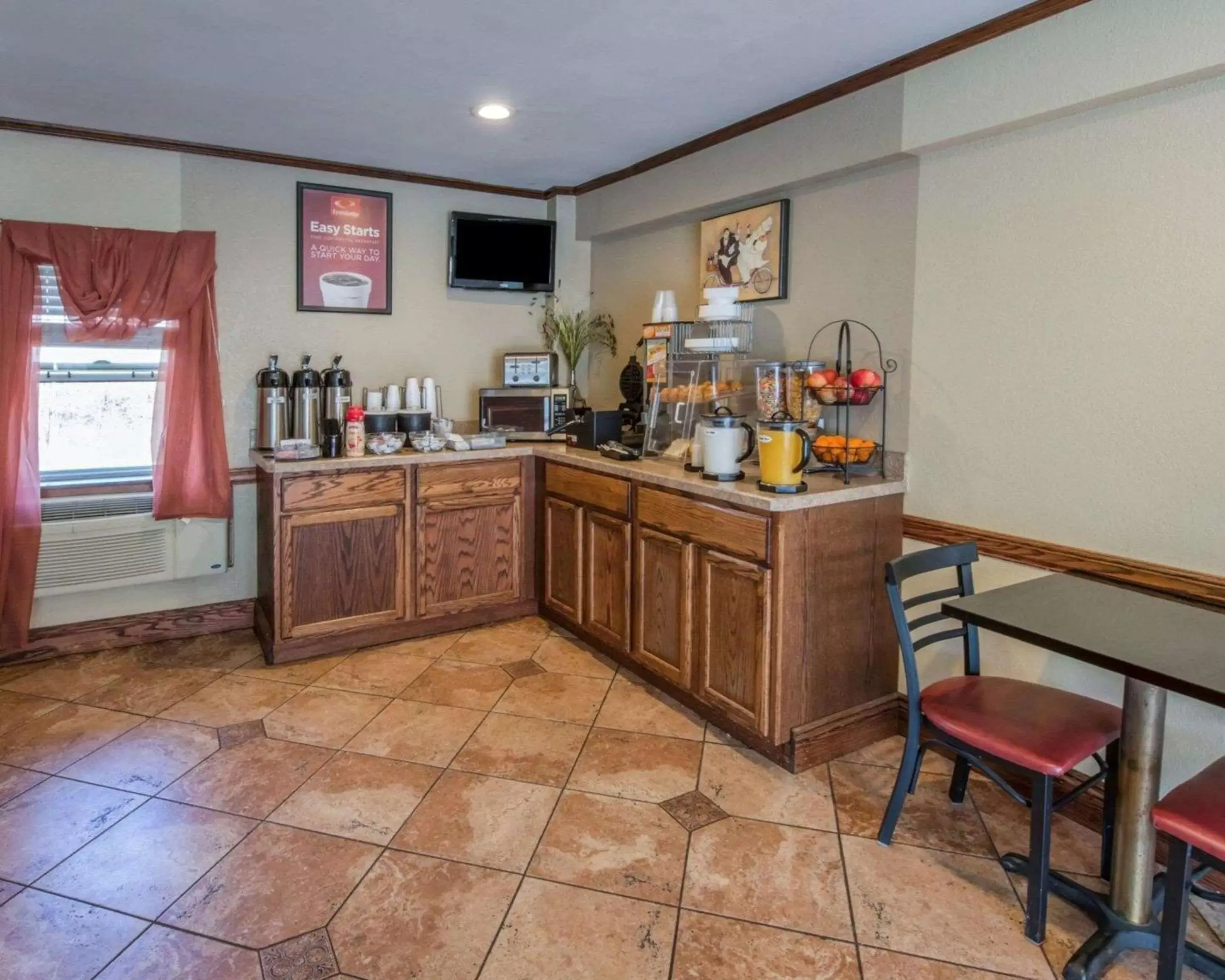 Restaurant/Places to Eat in Econo Lodge Hermitage