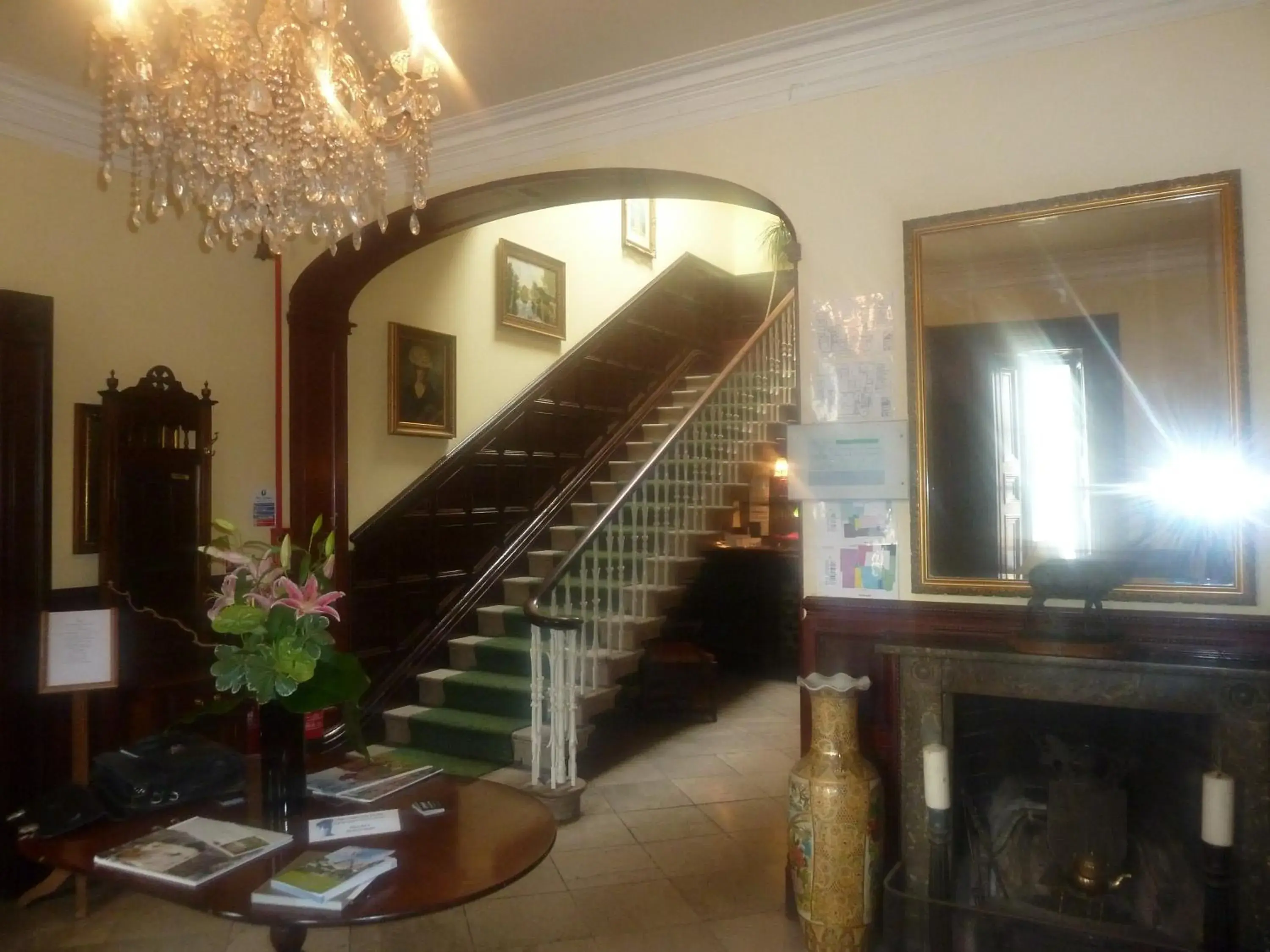 Lobby or reception, TV/Entertainment Center in Georgian House Hotel