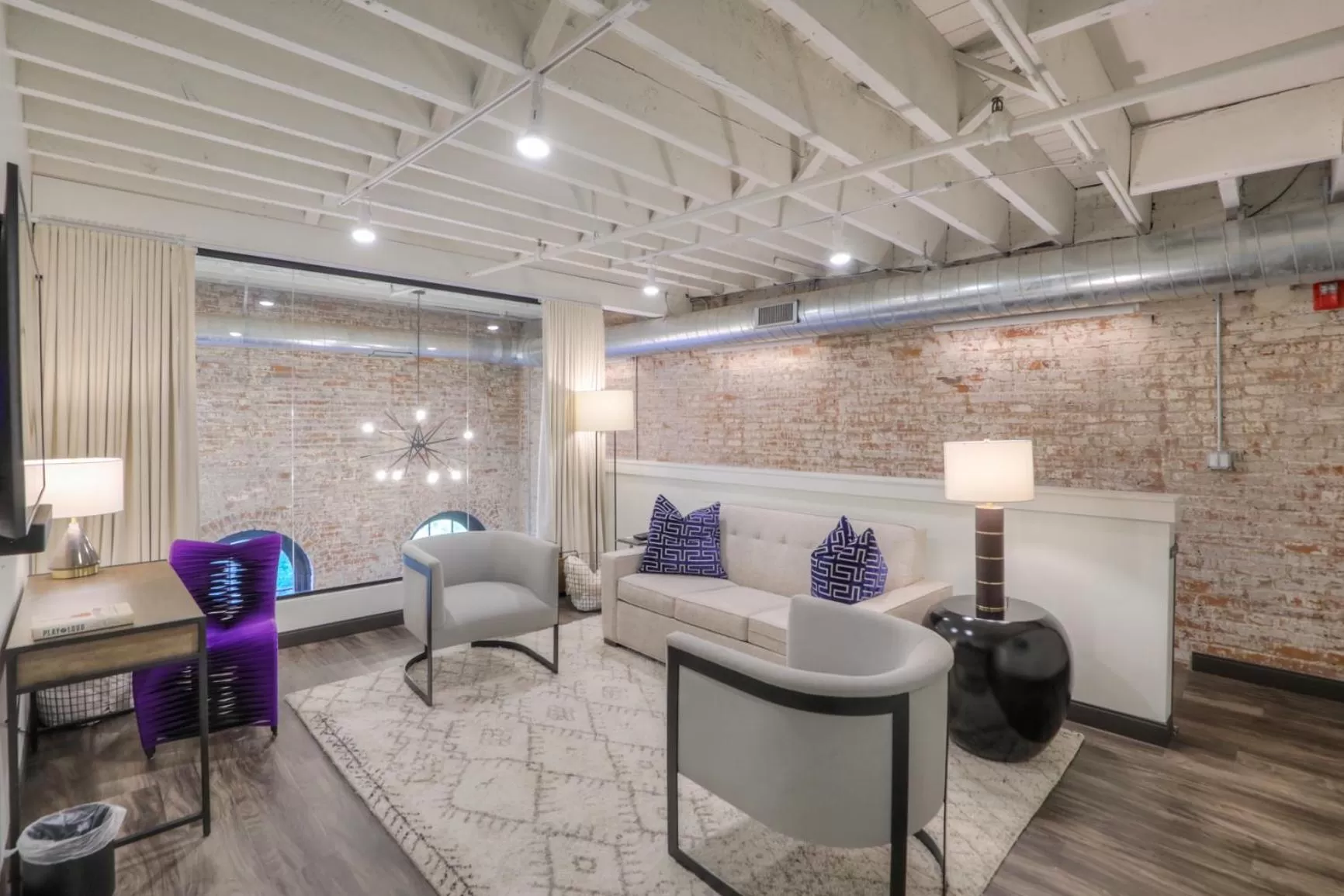 Seating area in Studio 154 Hotel