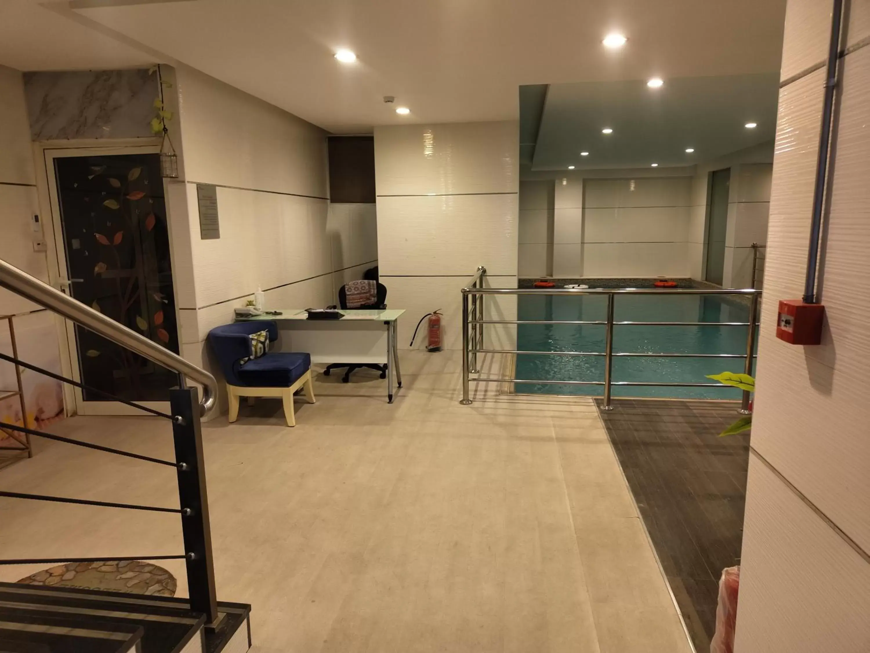 Swimming pool in MANAZEL Al DIAFA SERVICED APARTMENTS