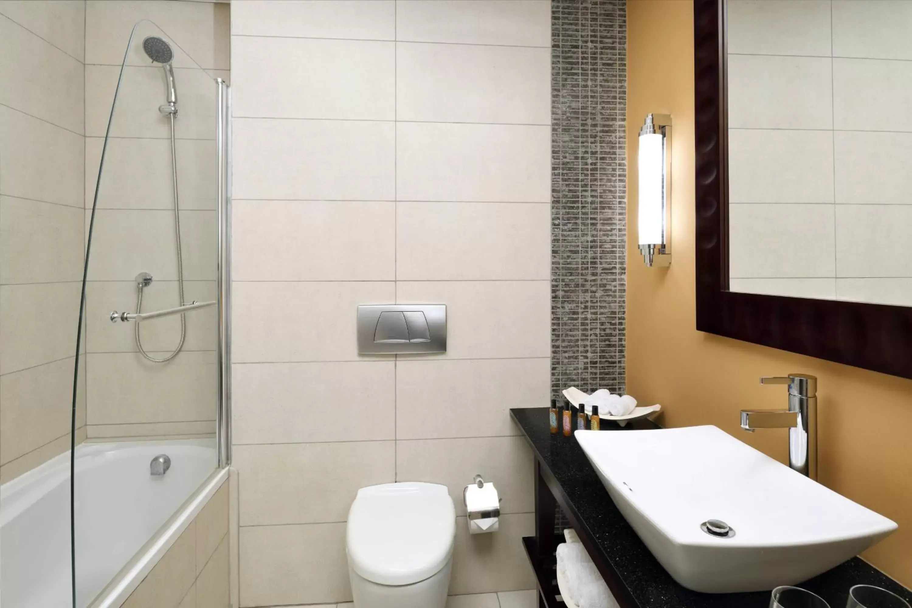 Bathroom in Accra Marriott Hotel