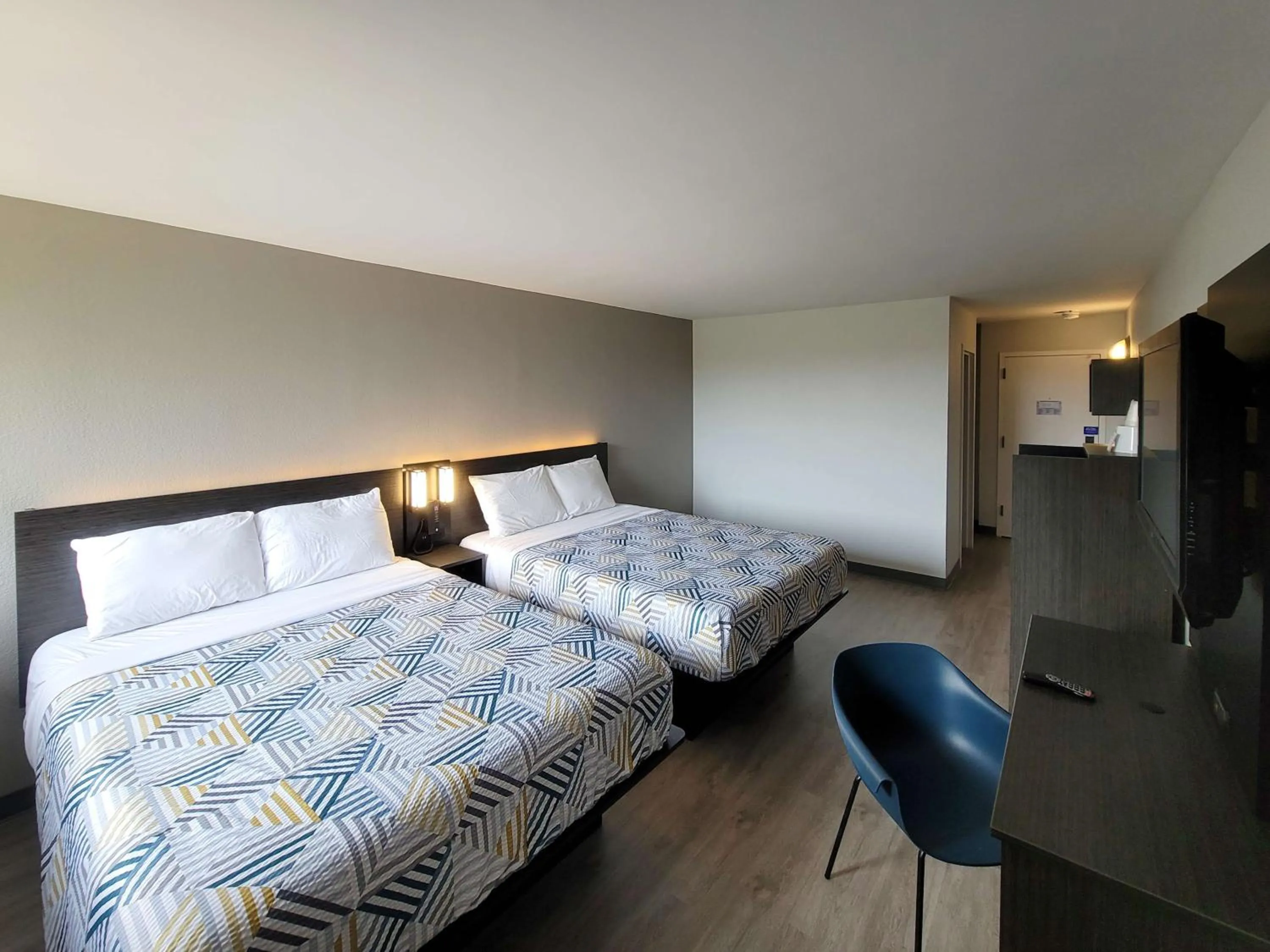 Bedroom, Bed in Motel 6 Jackson, TN