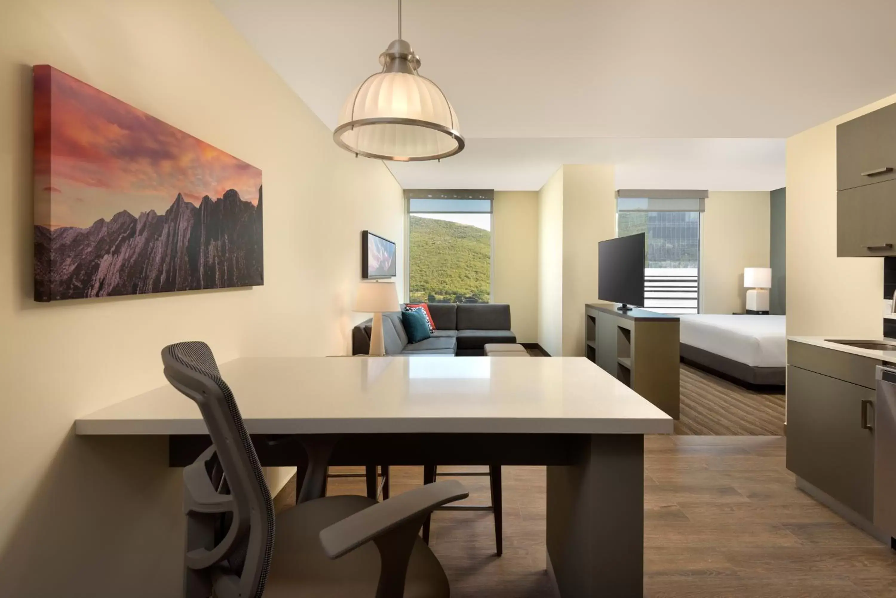 Bedroom, Dining Area in Hyatt House Monterrey Valle San Pedro