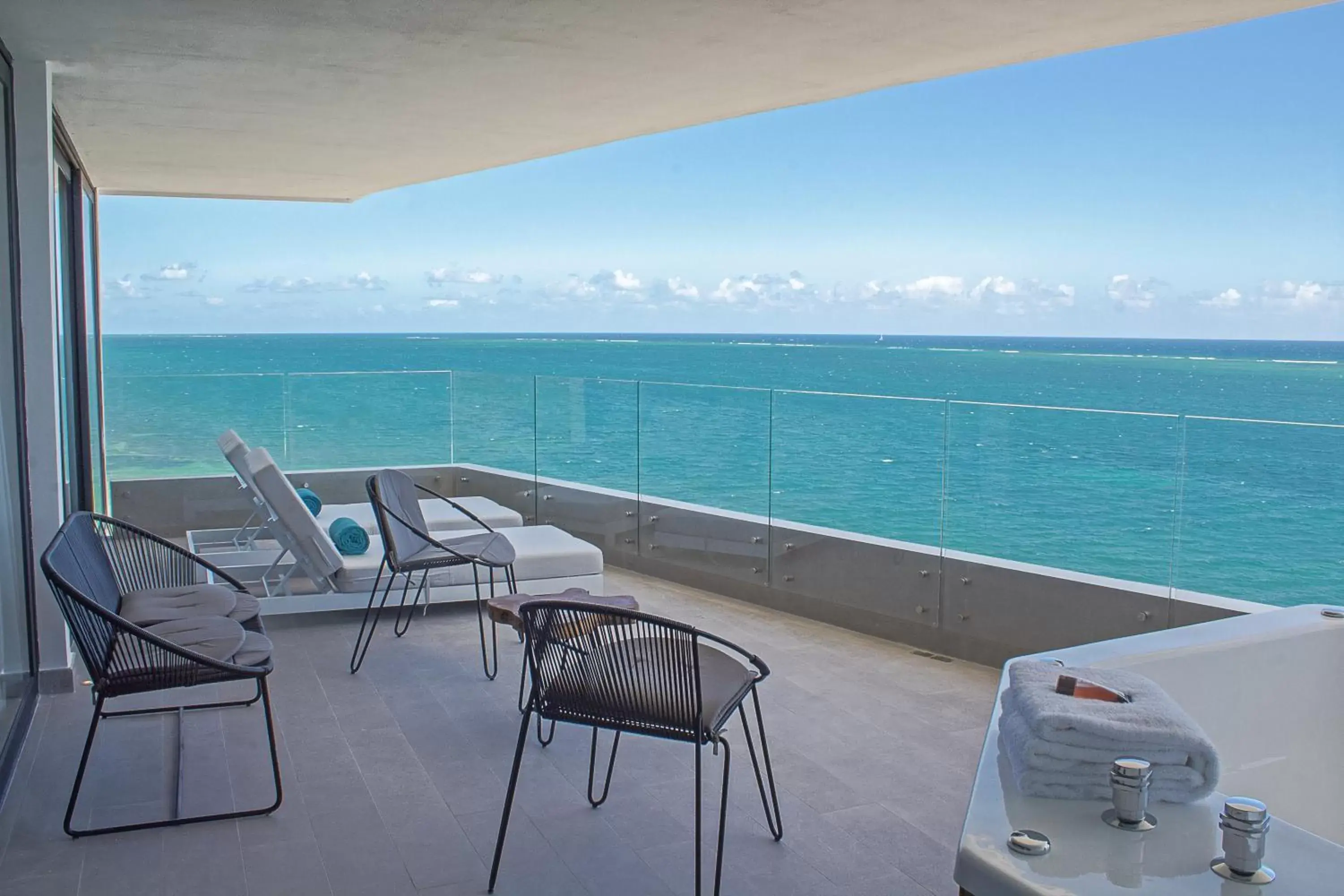 Balcony/Terrace, Sea View in The Fives Oceanfront
