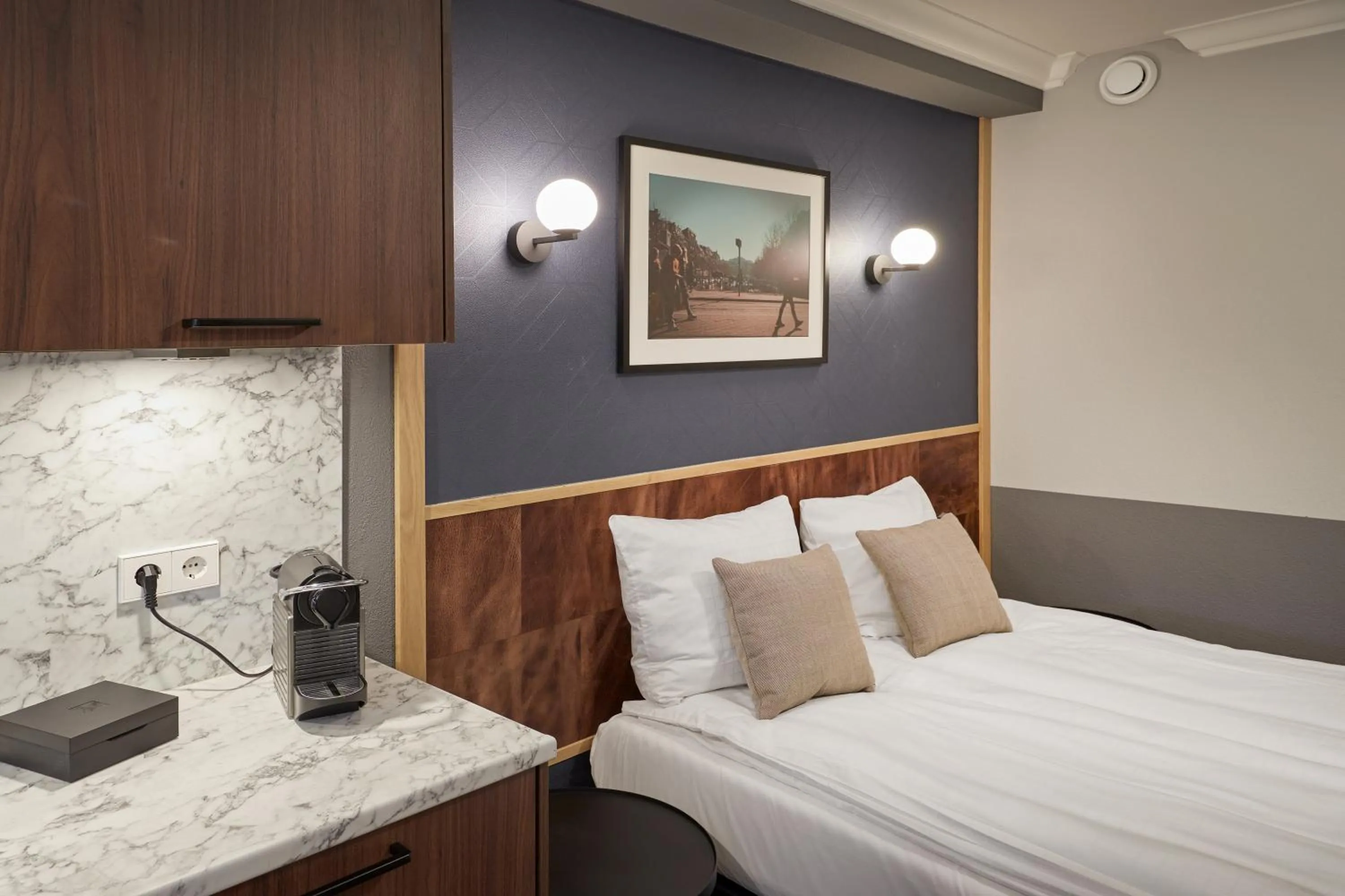 Bed in Nova Apartments Amsterdam