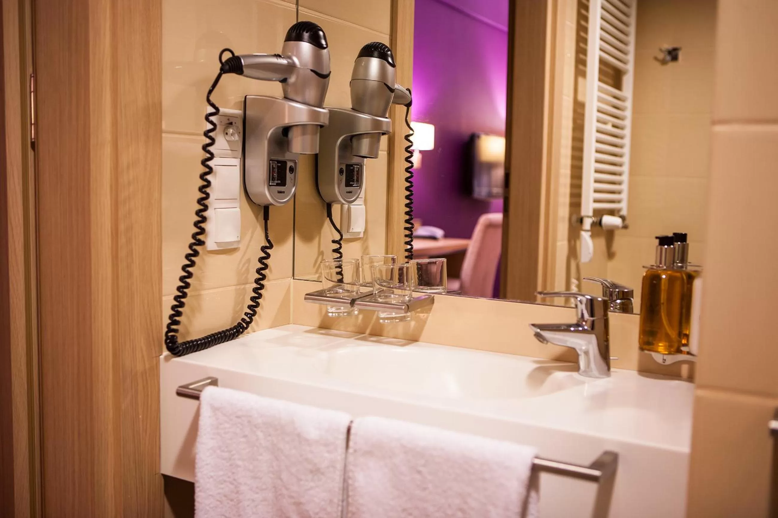 Premium Twin Room in Grape Town Hotel - Park79