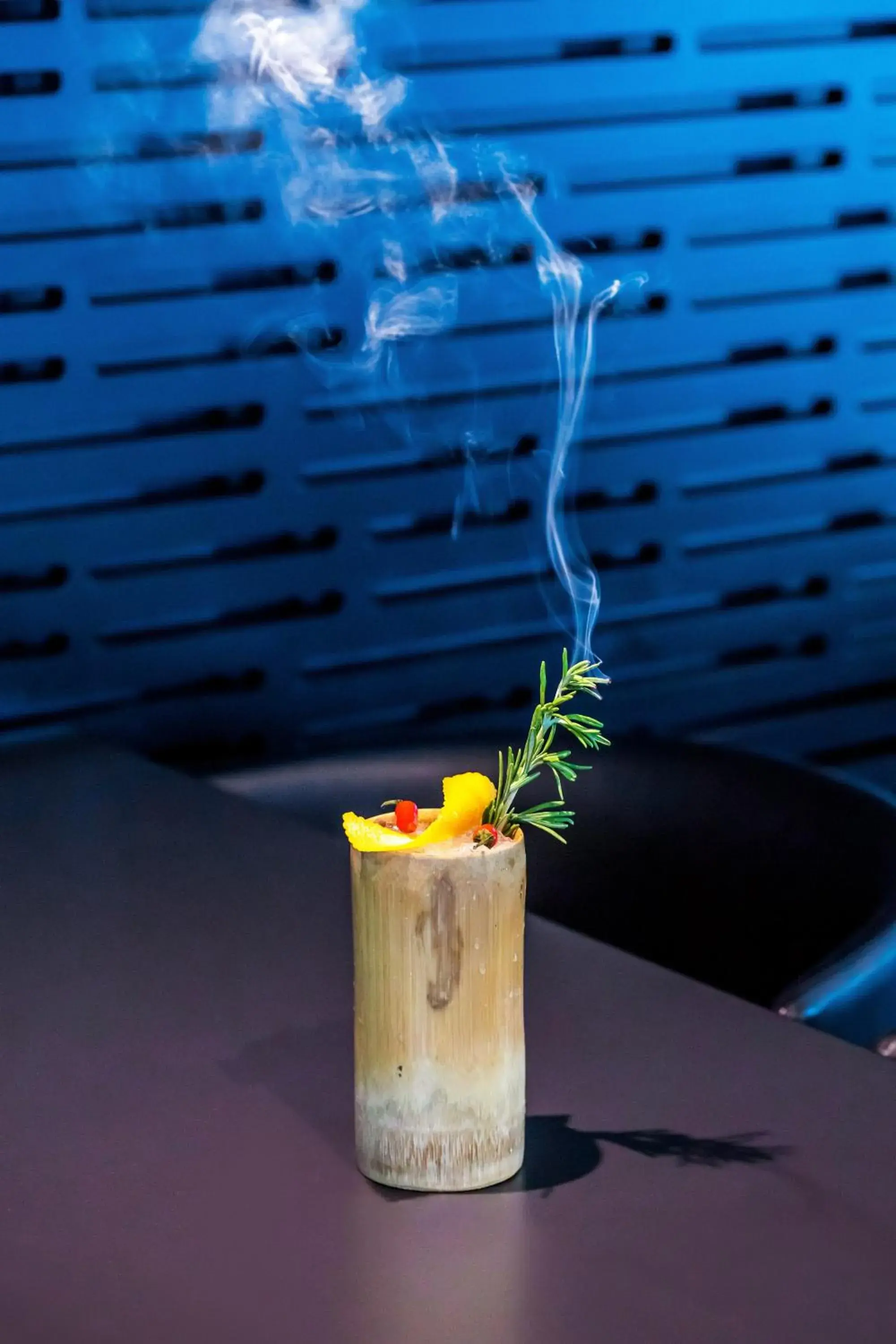 Lounge or bar in INNSiDE by Meliá Frankfurt Eurotheum Lounge or bar in INNSiDE by Meliá Frankfurt Eurotheum