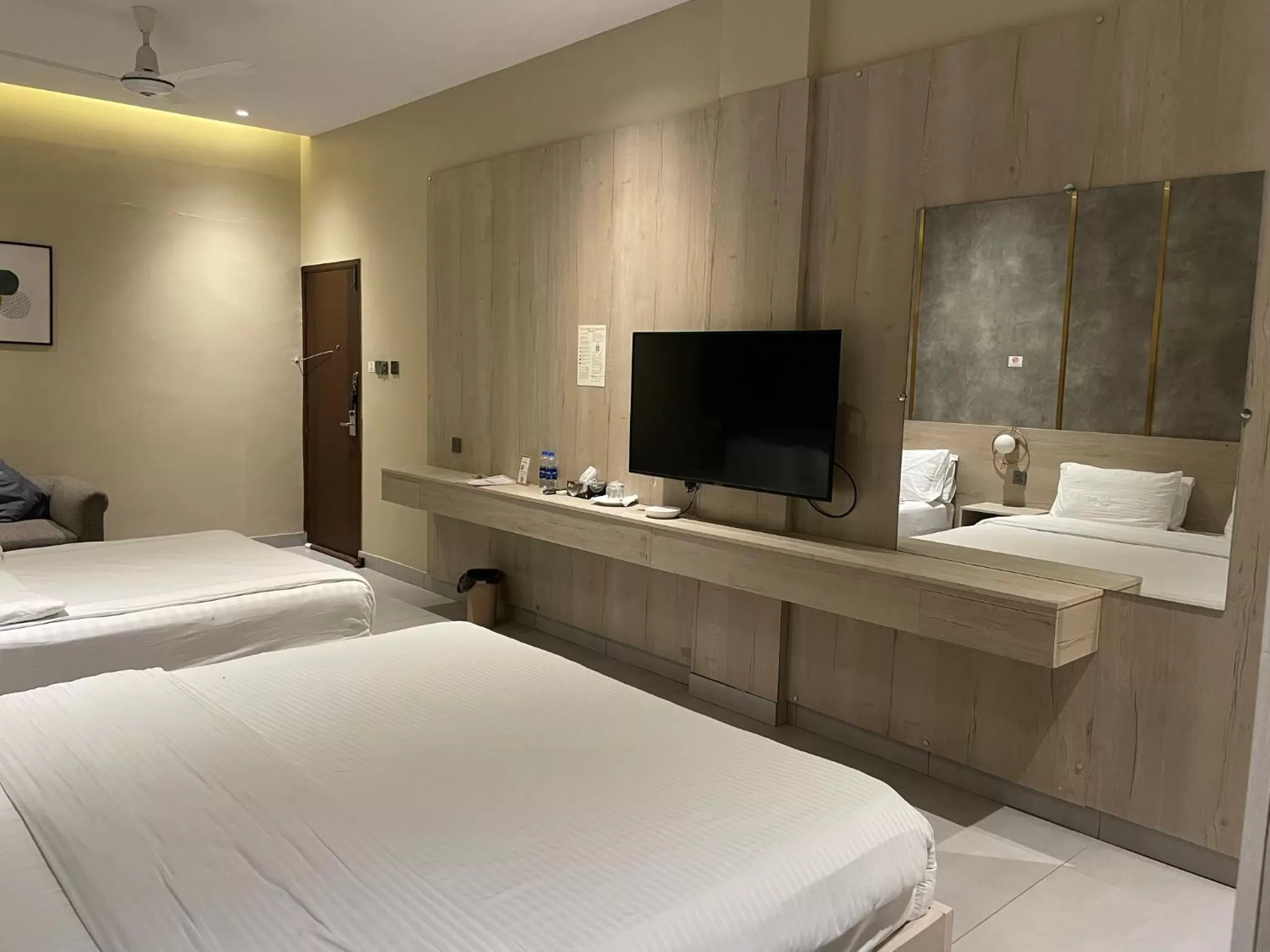 TV and multimedia, Bed in Hamsun Shahrah-e-Faisal