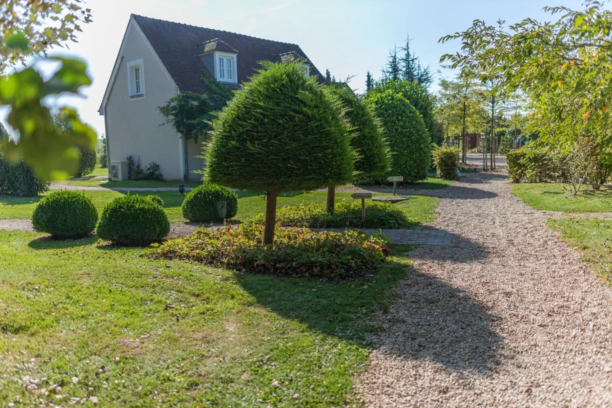Garden in Domaine de Bellevue, The Originals Relais
