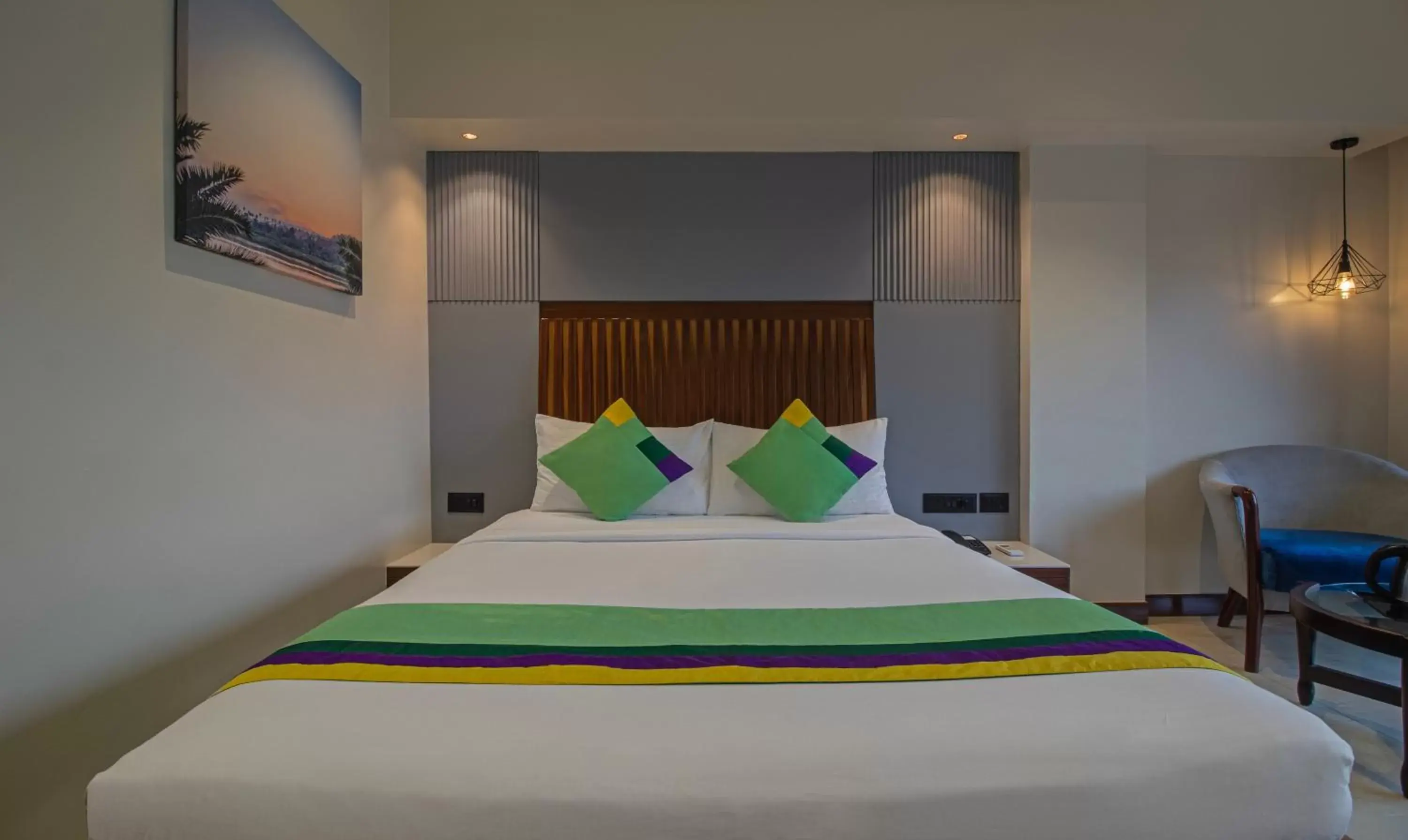 Bedroom, Bed in Treebo Regency - Bund Garden, Dhole Patil Road Bedroom, Bed in Treebo Regency - Bund Garden, Dhole Patil Road