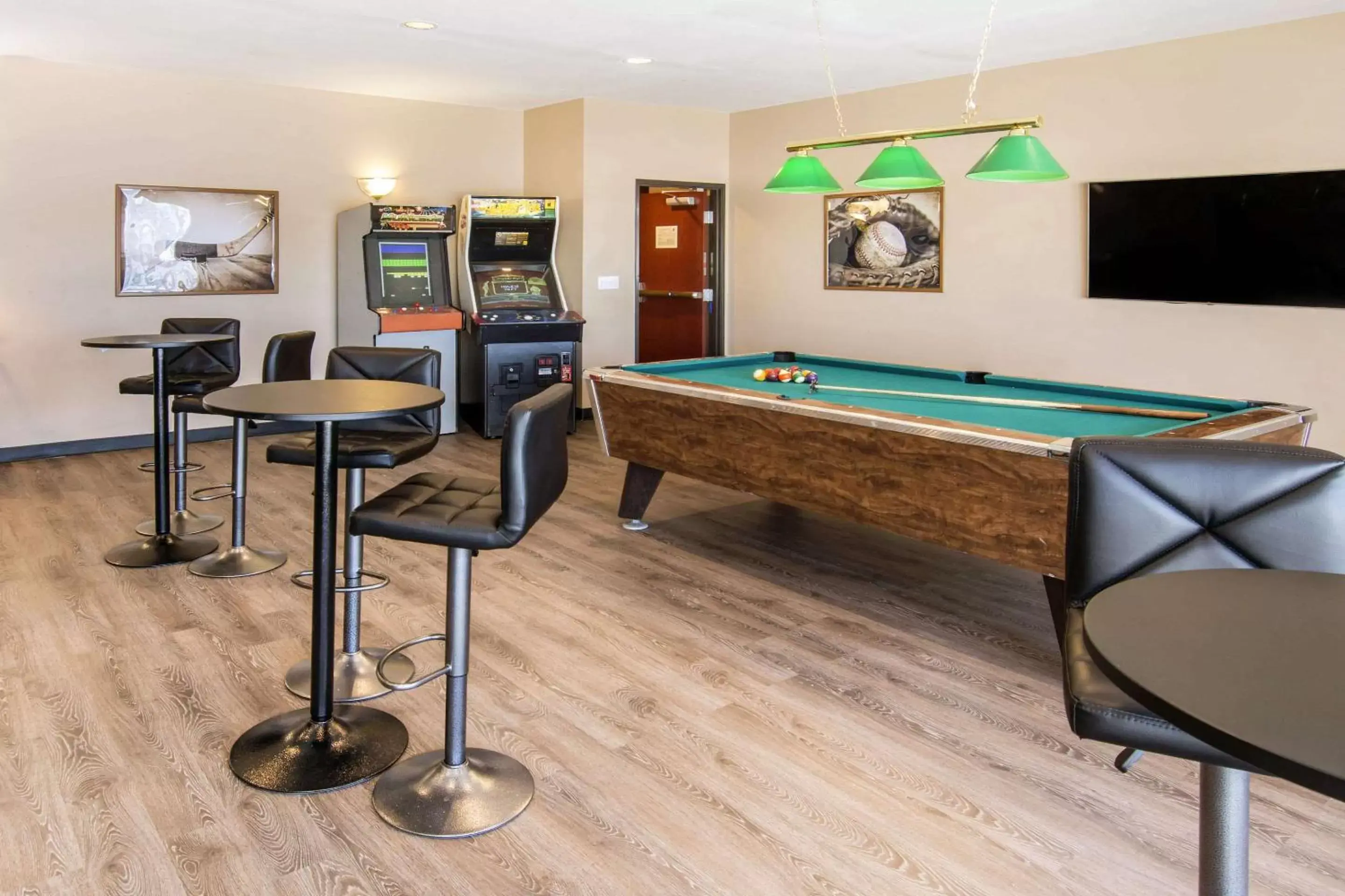 Other, Billiards in Quality Inn & Suites of Liberty Lake