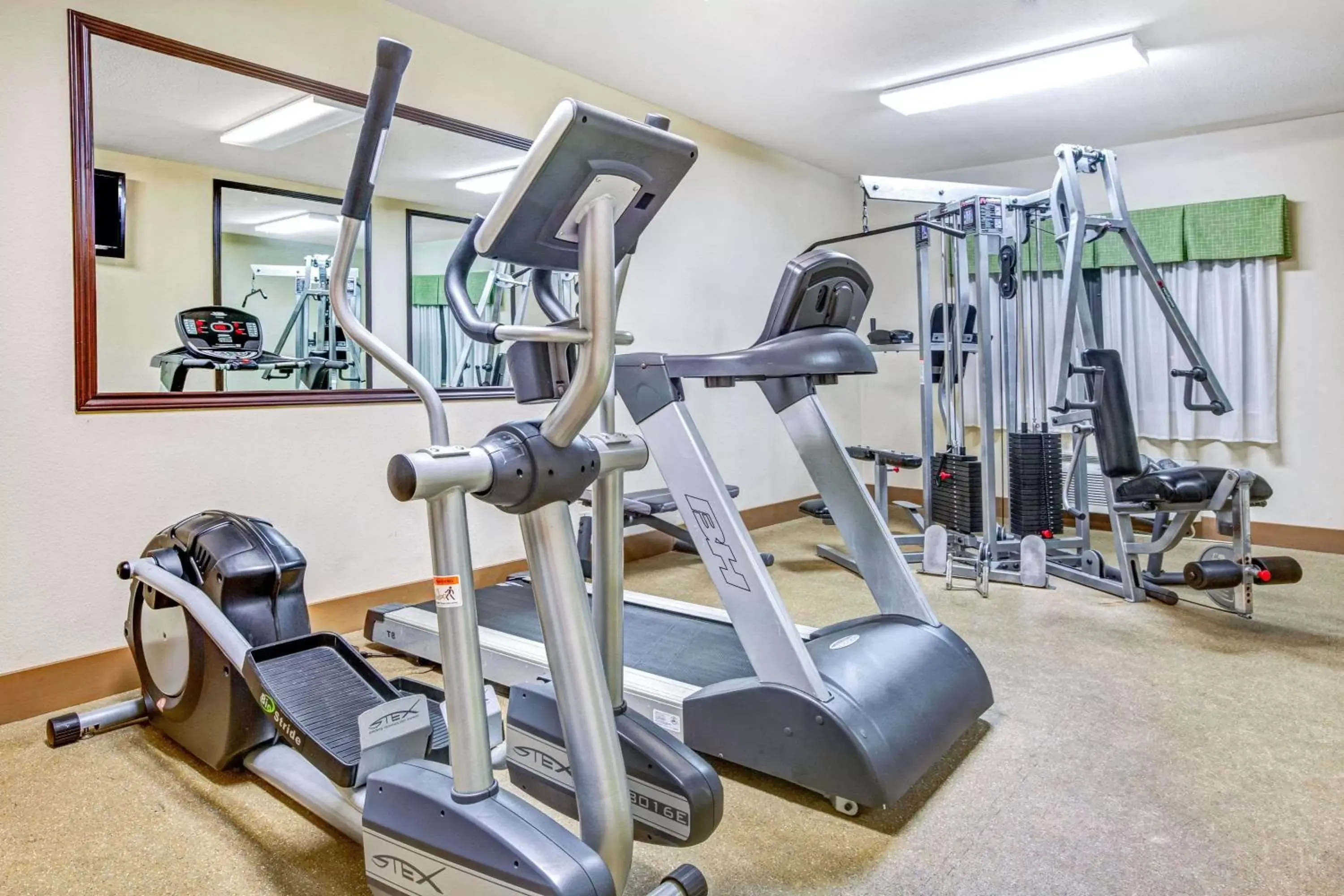 Fitness centre/facilities, Fitness Center/Facilities in Baymont by Wyndham Dallas/ Love Field