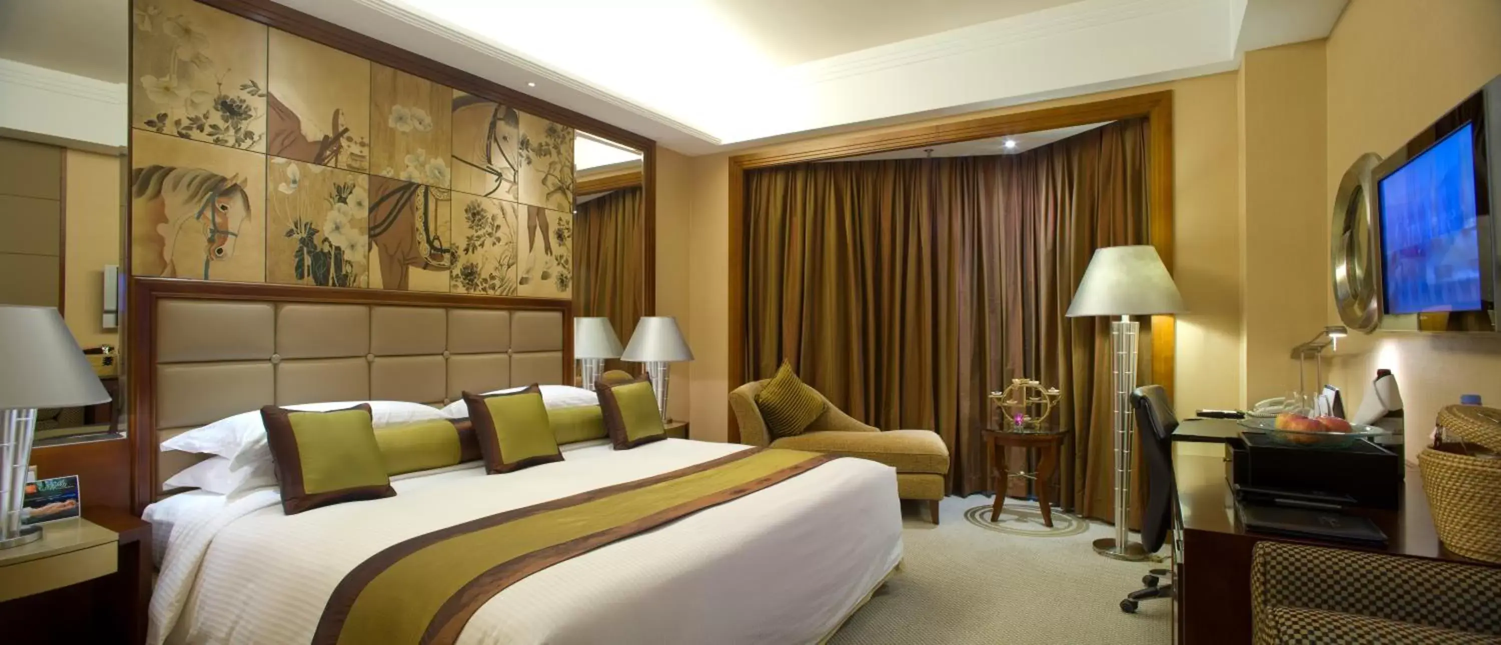 Bedroom, Bed in Kempinski Hotel Shenzhen