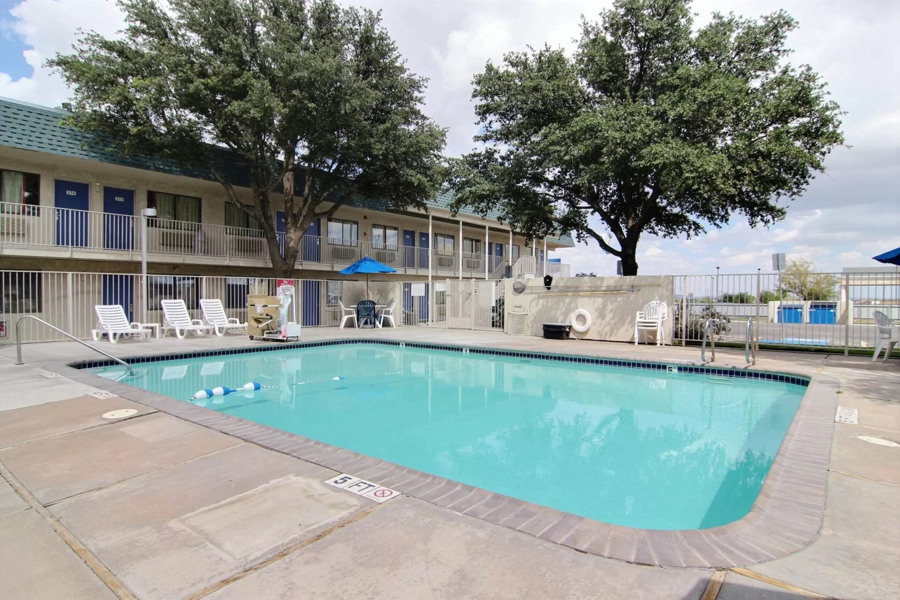 Swimming pool in Motel 6-Fort Stockton, TX