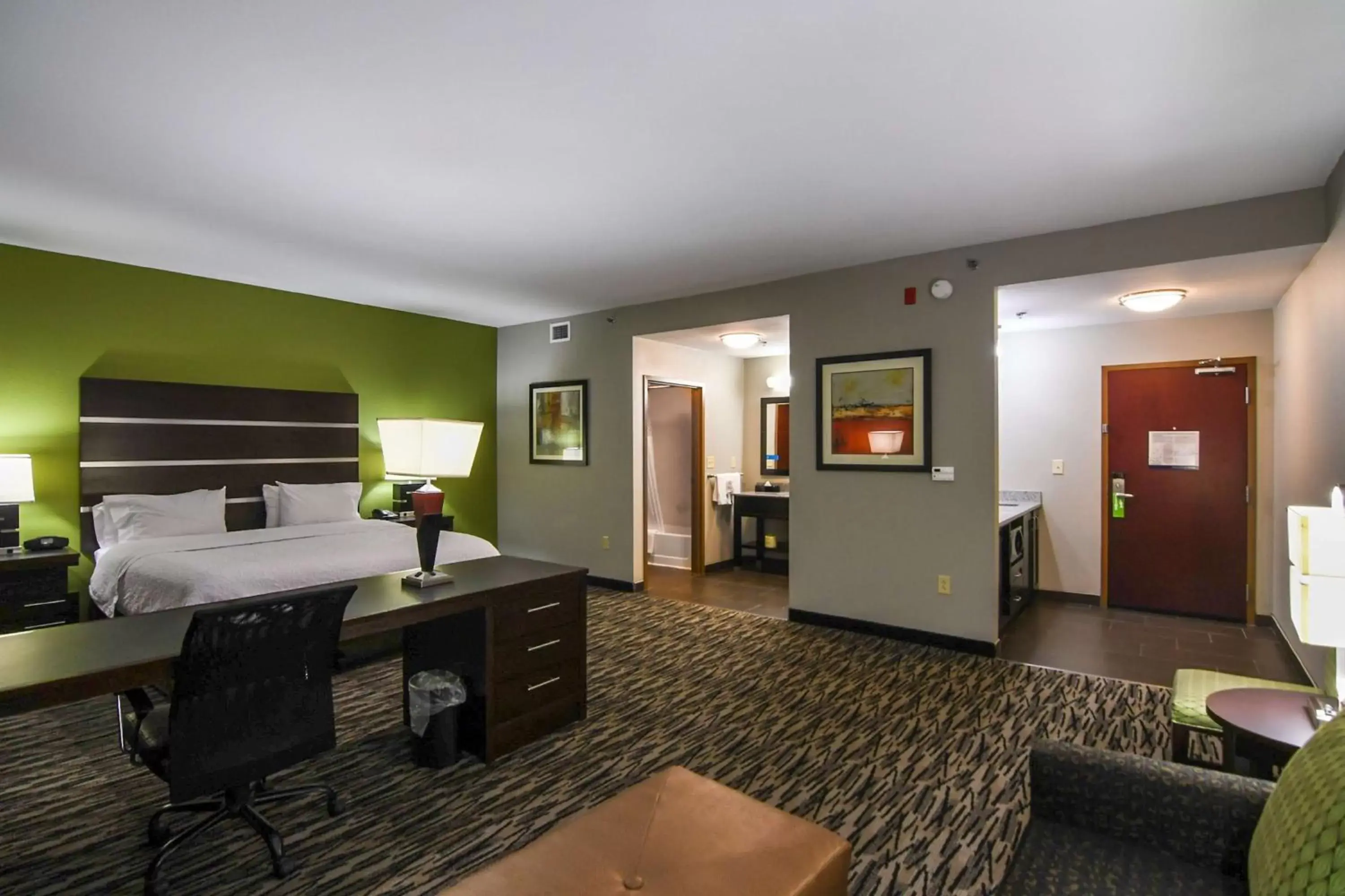 Bedroom, Bed in Hampton Inn Foley Bedroom, Bed in Hampton Inn Foley