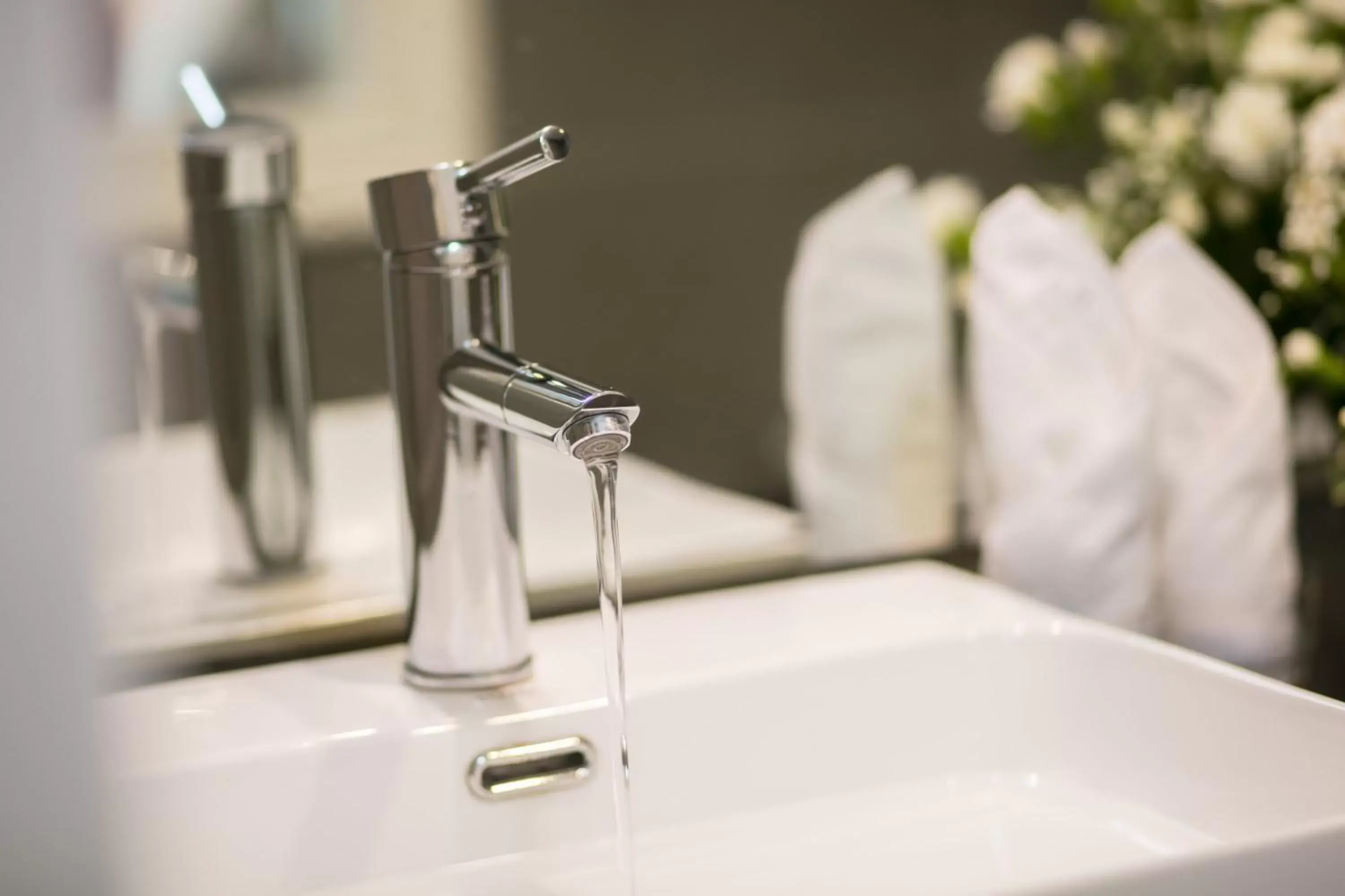 Bathroom in Flora Centre Hotel & Spa Bathroom in Flora Centre Hotel & Spa