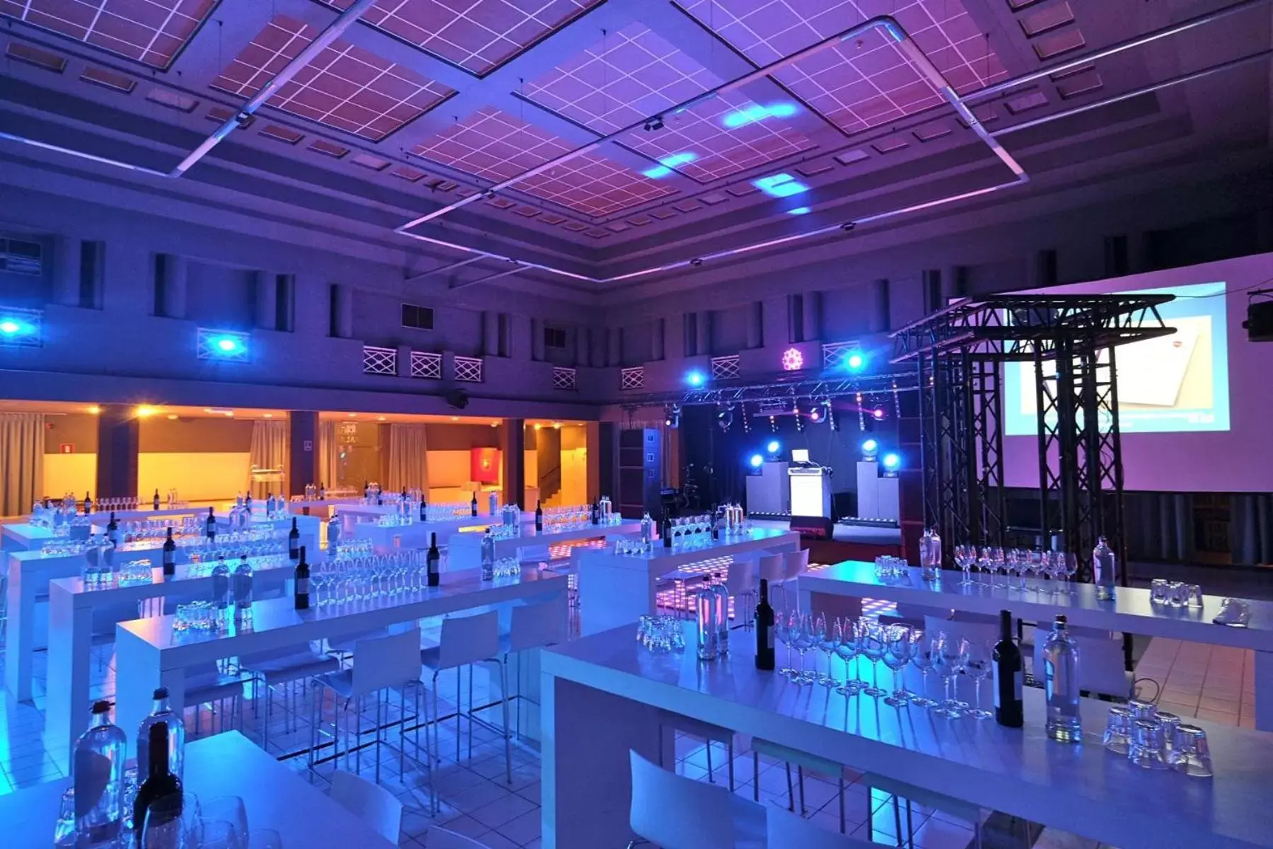 Banquet/Function facilities, Restaurant/Places to Eat in Thermae Palace