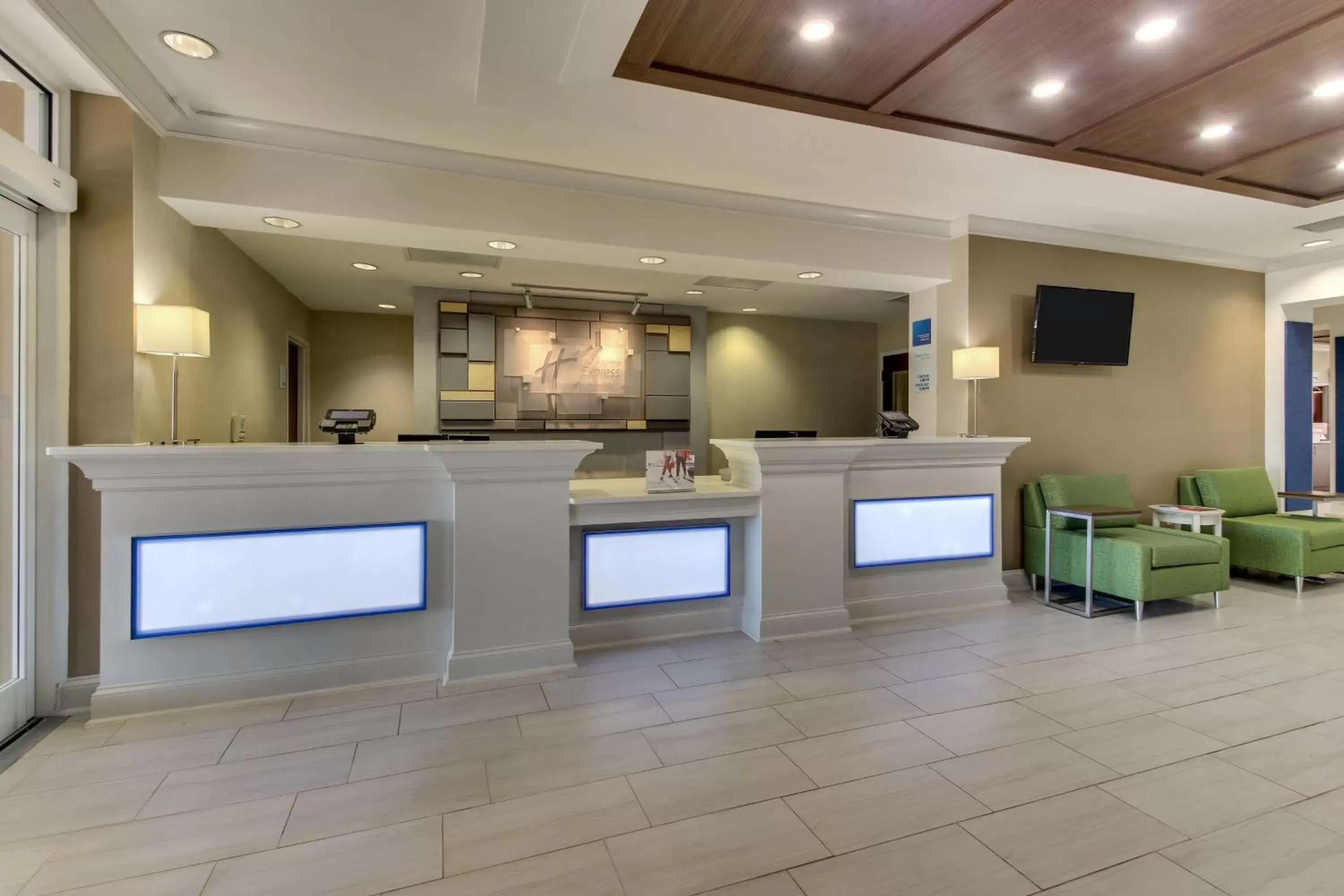 Property building, Lobby/Reception in Holiday Inn Express Hotel & Suites Columbus-Fort Benning, an IHG Hotel