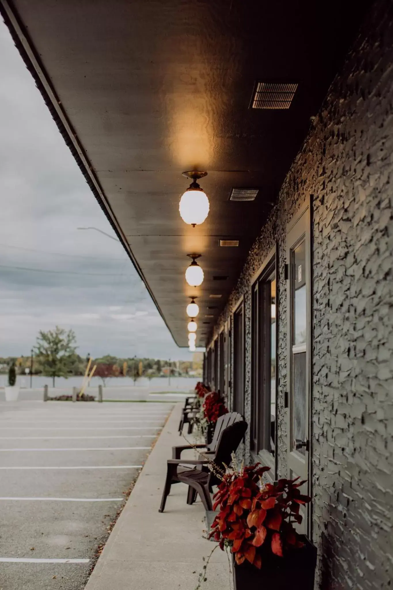 Facade/entrance in The Bayview Motel