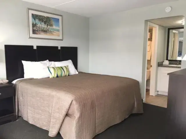 Bed in Ocean Plaza Motel Bed in Ocean Plaza Motel